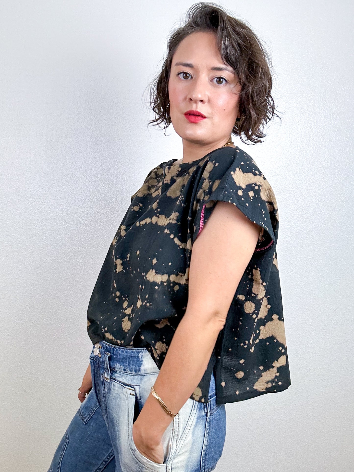 Hand-Dyed Cotton Crop Bleach Speckle Black Taupe