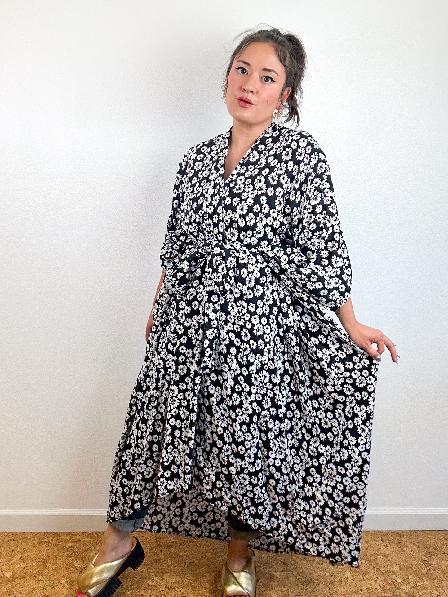 Print High Low Kimono Black White Daisy Challis