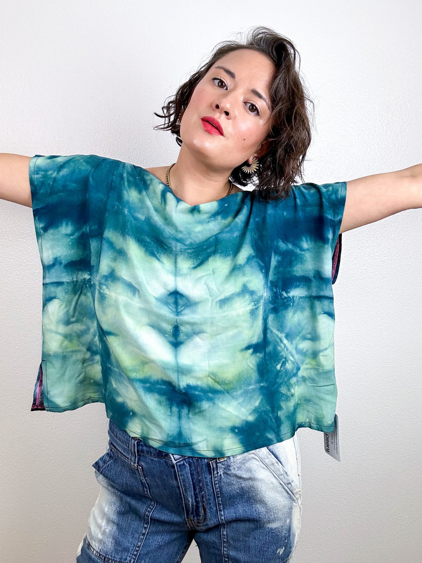 Hand-Dyed Flip Crop Rayon Black Tie Teal Lines