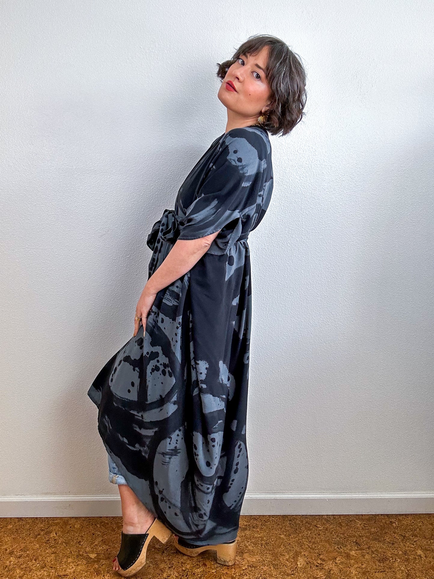 Hand-Dyed High Low Kimono Charcoal Black Sumi