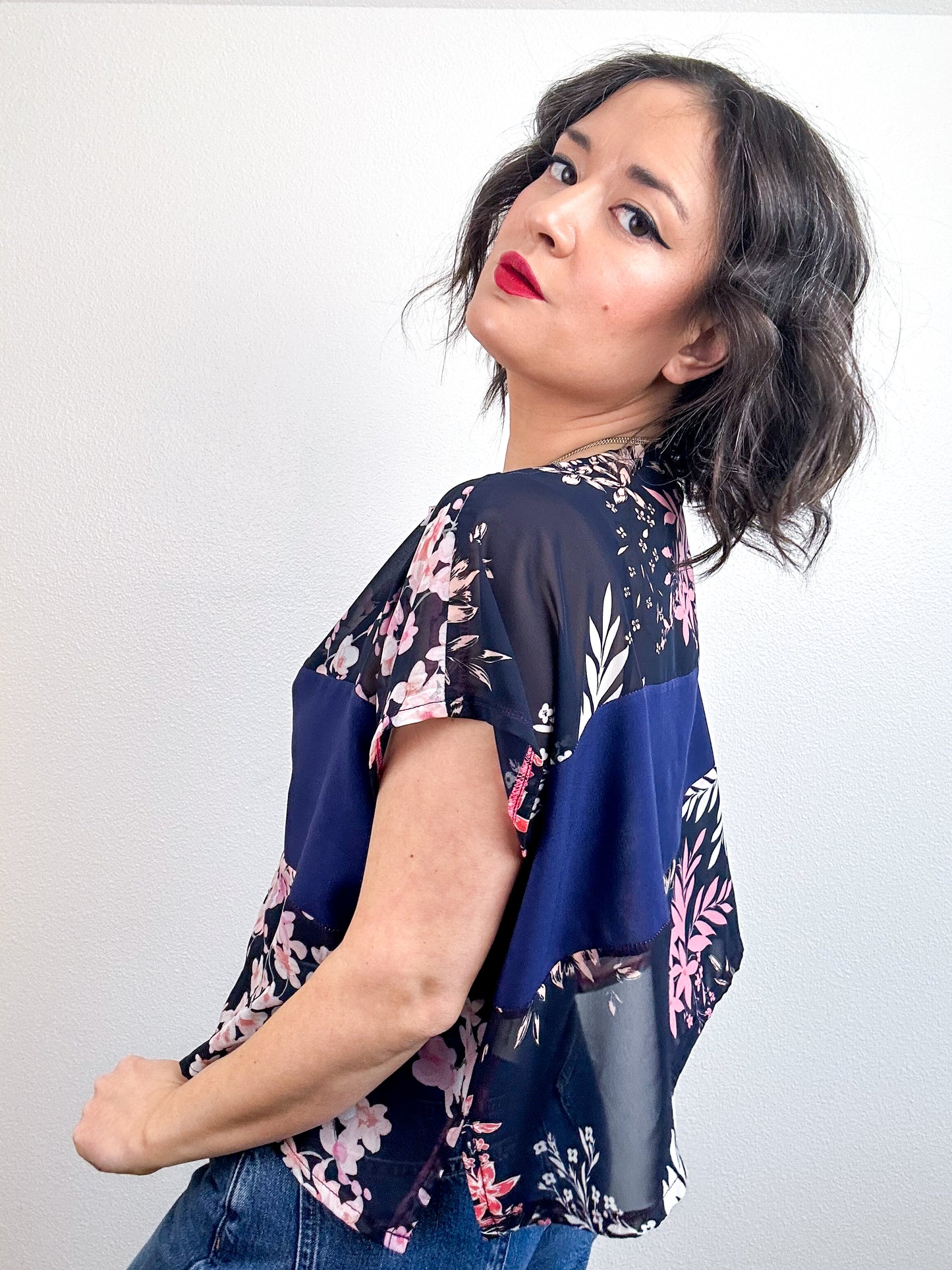 Scrappy Crop Navy Blossoms