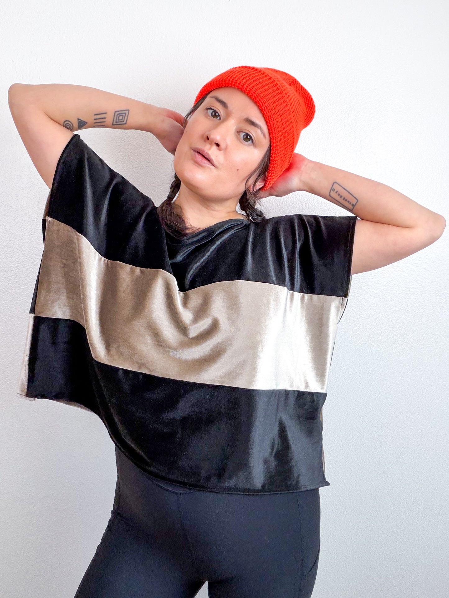 Velvet Flip Crop Black Silver