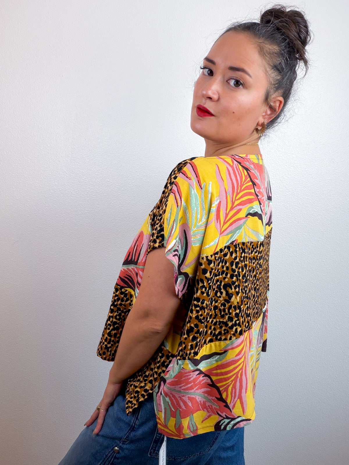 Scrappy Crop Leopard Tropical