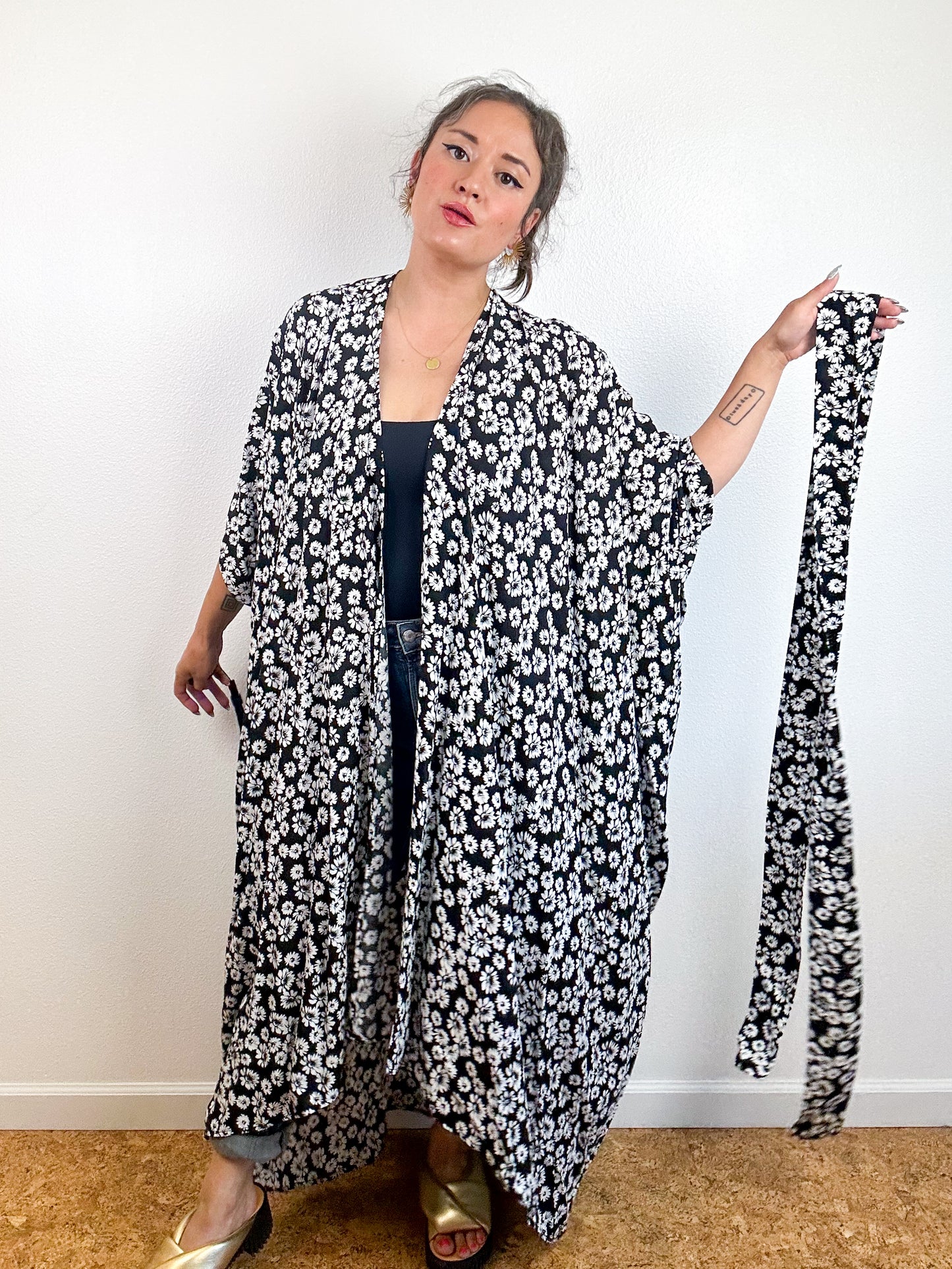 Print High Low Kimono Black White Daisy Challis