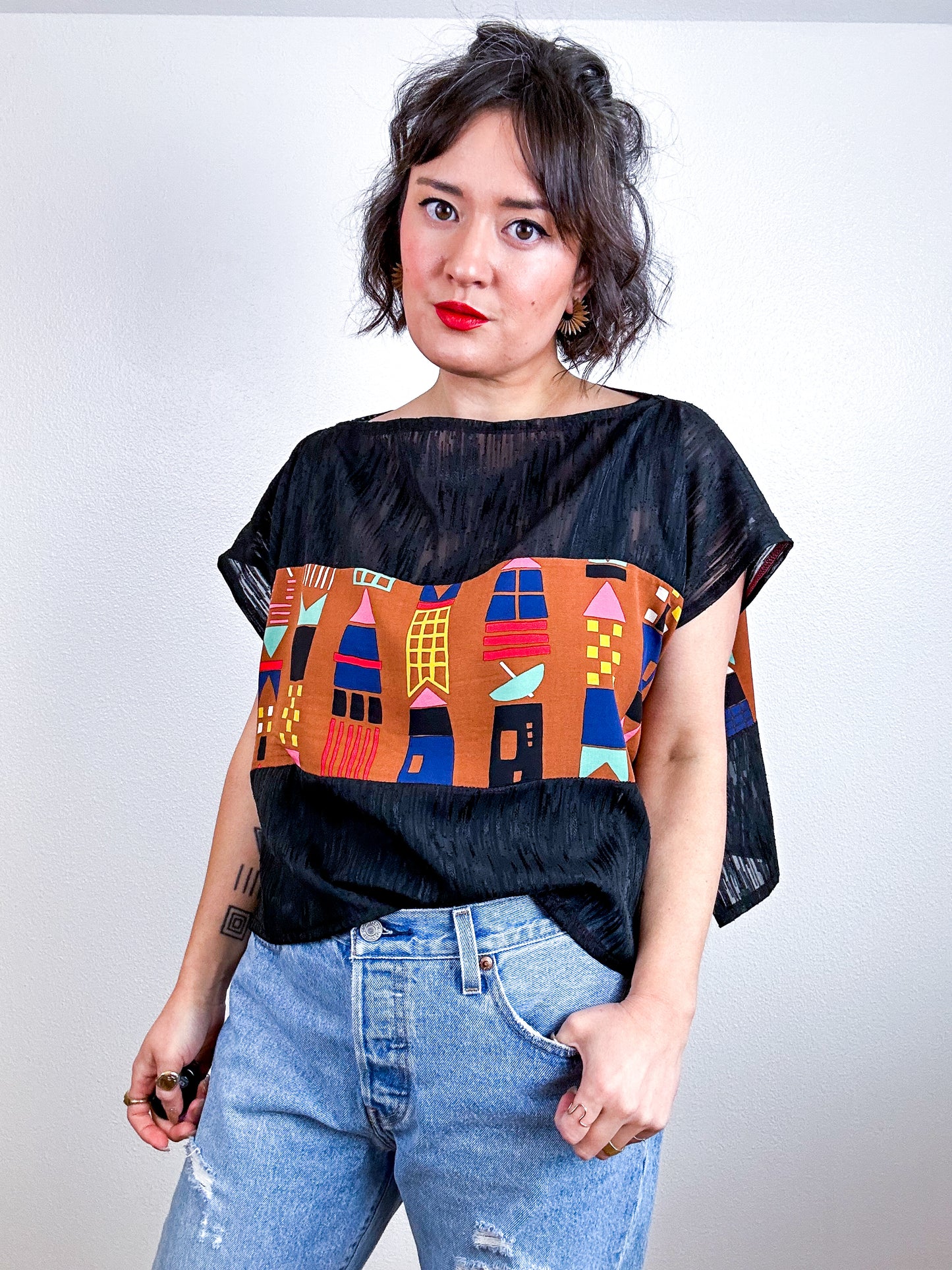 Scrappy Crop Black Amber Print