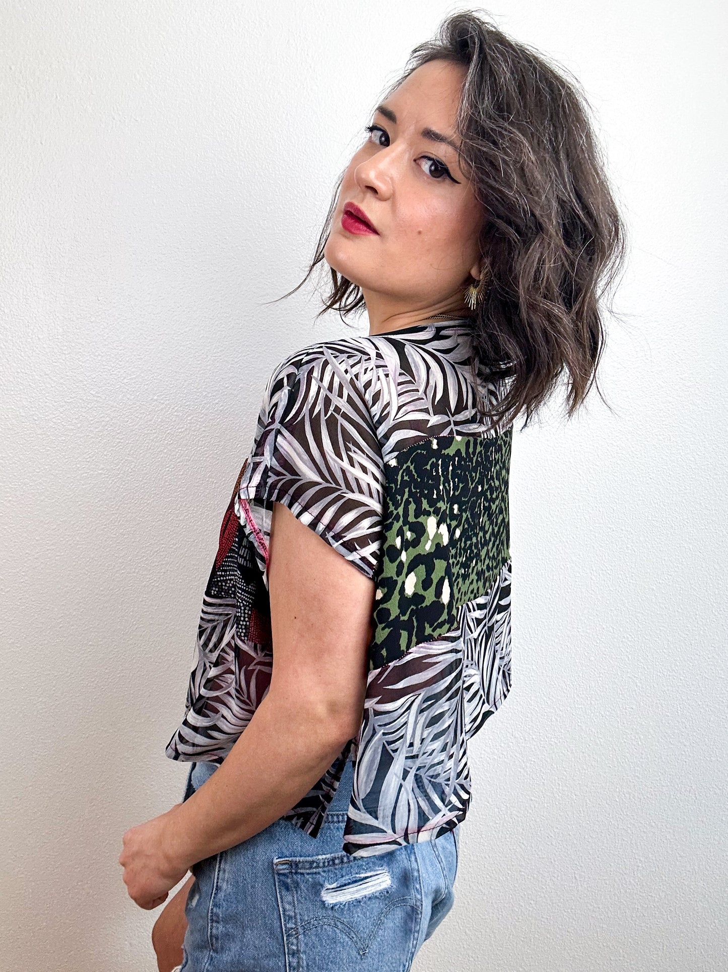 Scrappy Crop Grey Palms Leopard