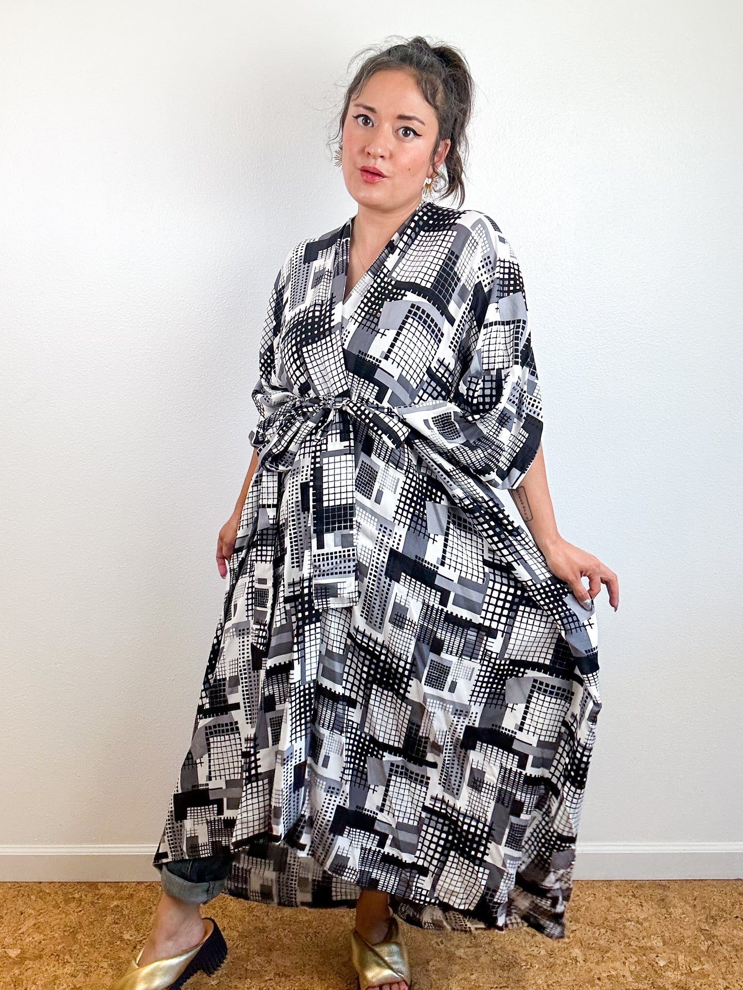 Print High Low Kimono Black Grey Grid Challis