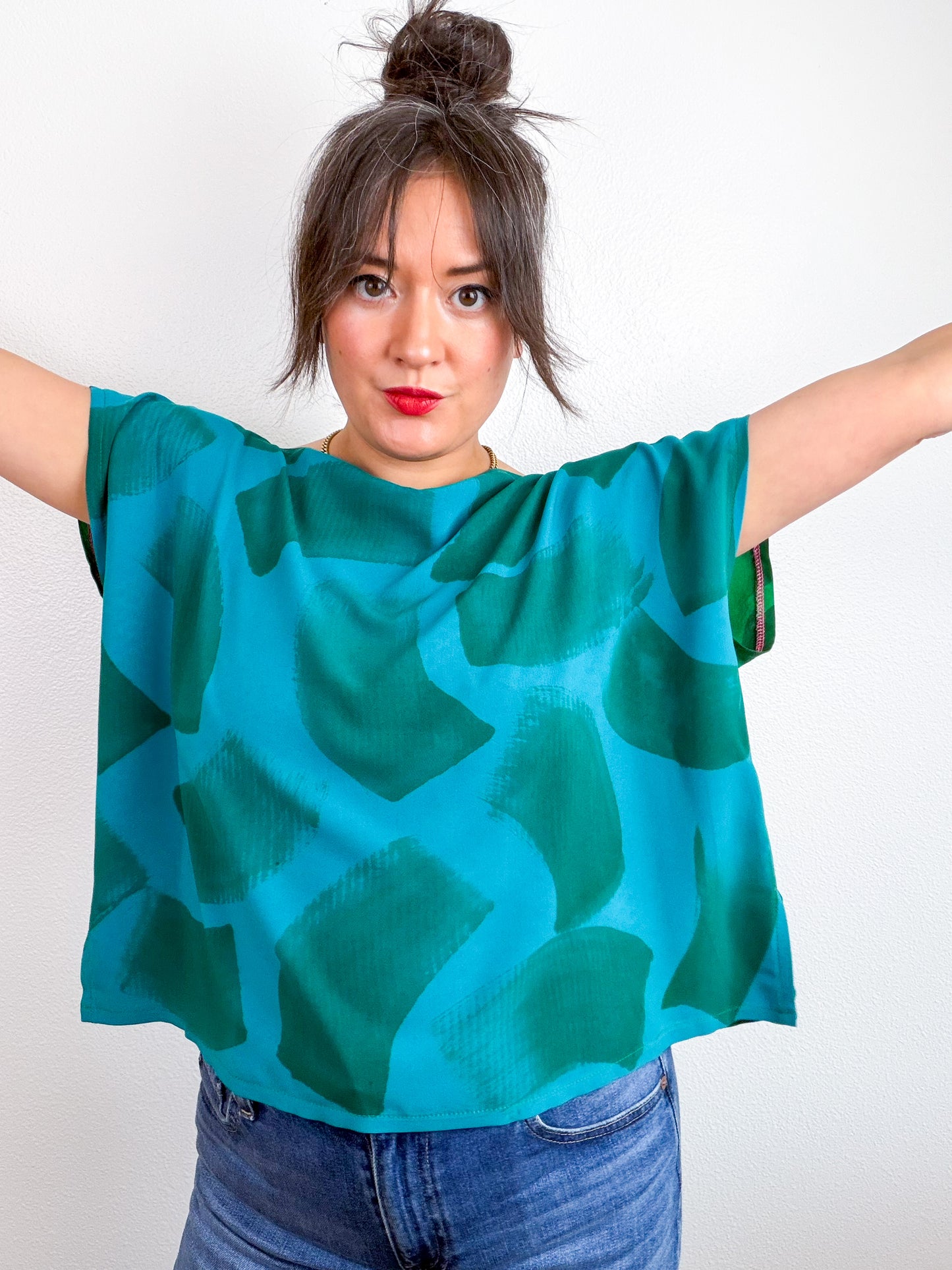 Hand-Dyed Bamboo Flip Crop Turquoise Green Brushstrokes