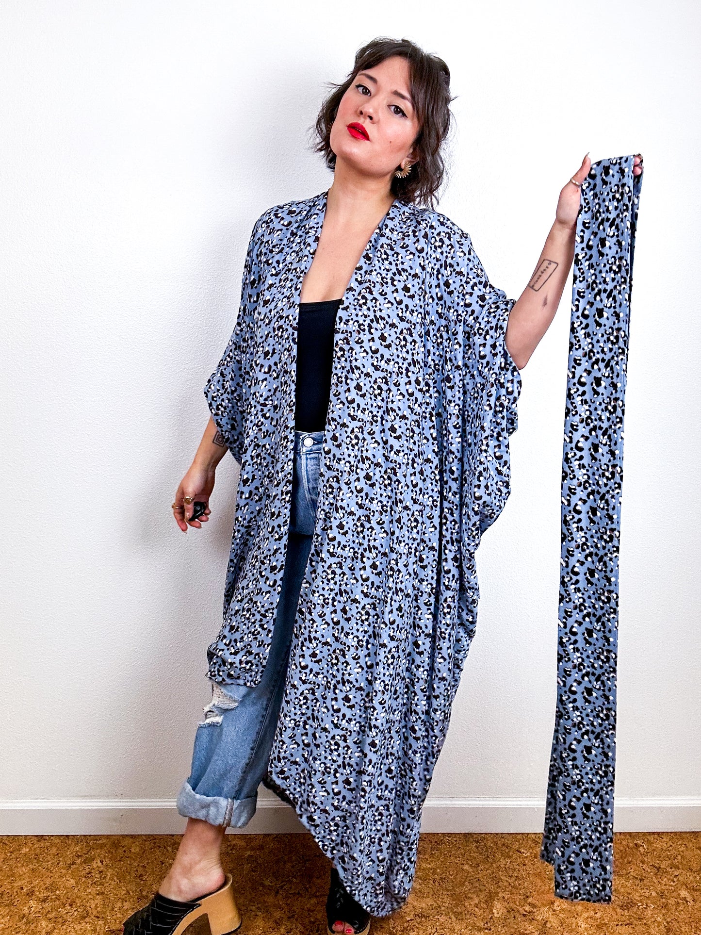 Print High Low Kimono Blue Leopard Challis