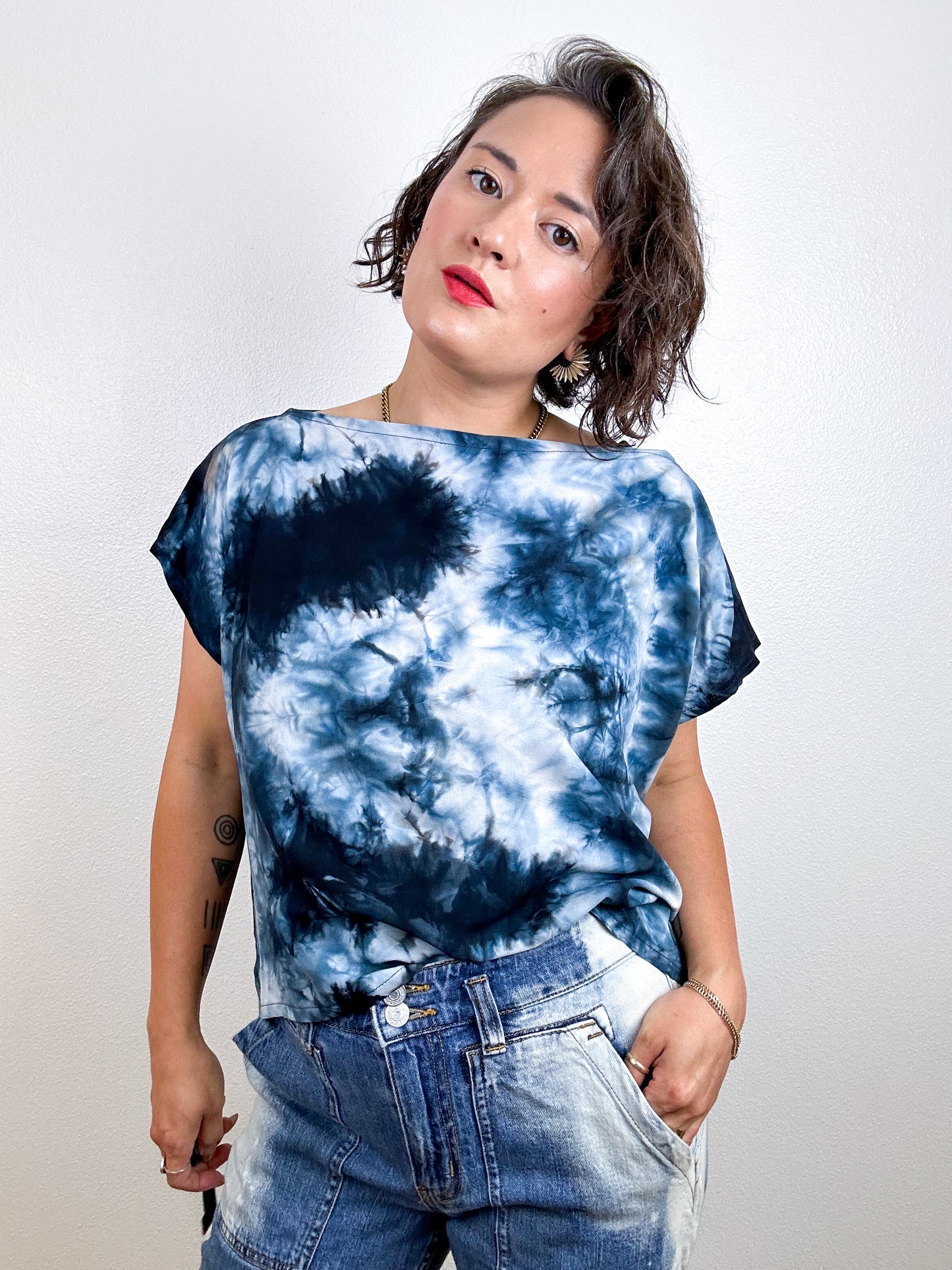 Hand-Dyed Flip Crop Rayon Black Tie Teal Lines
