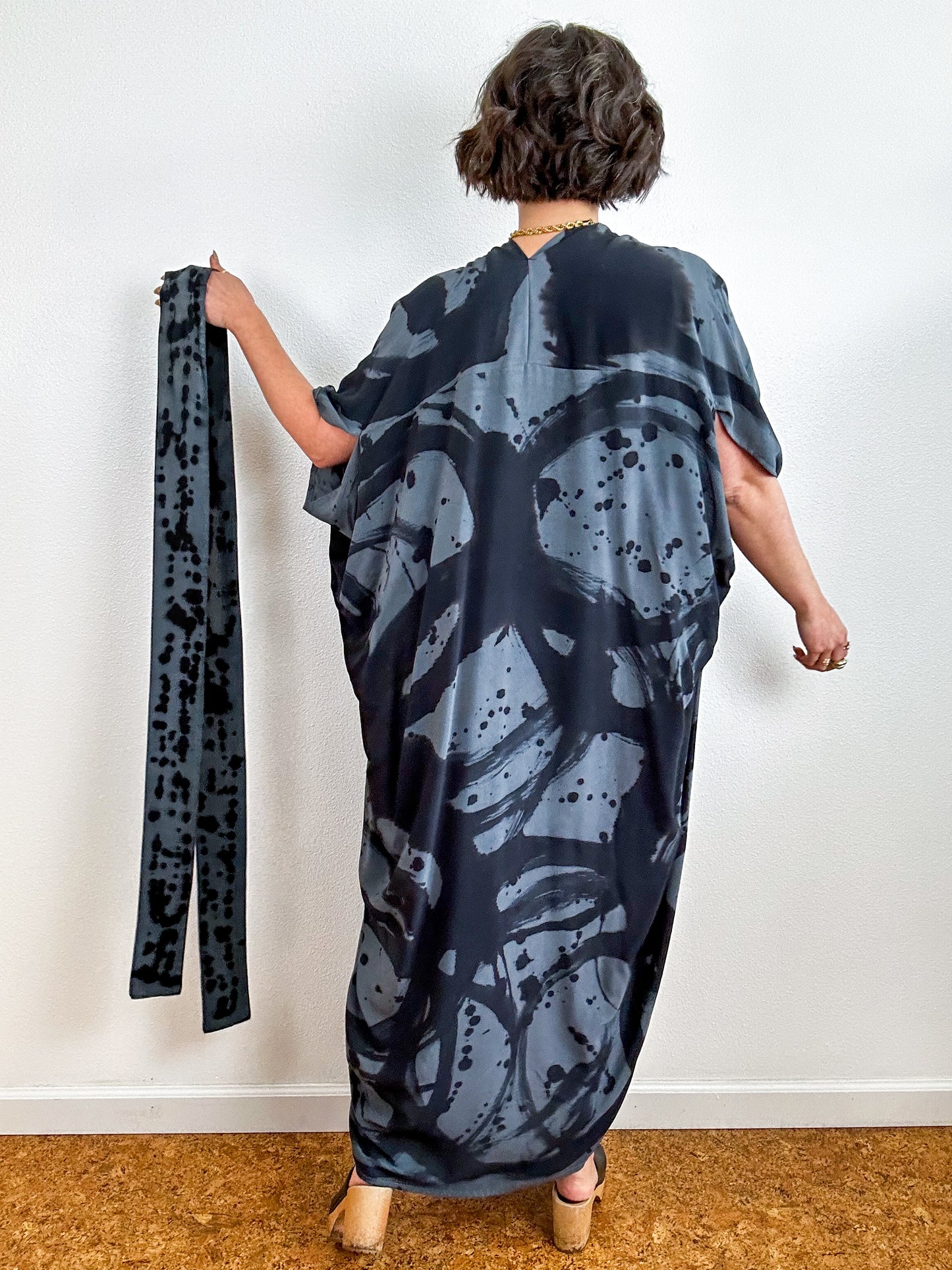 Hand-Dyed High Low Kimono Charcoal Black Sumi