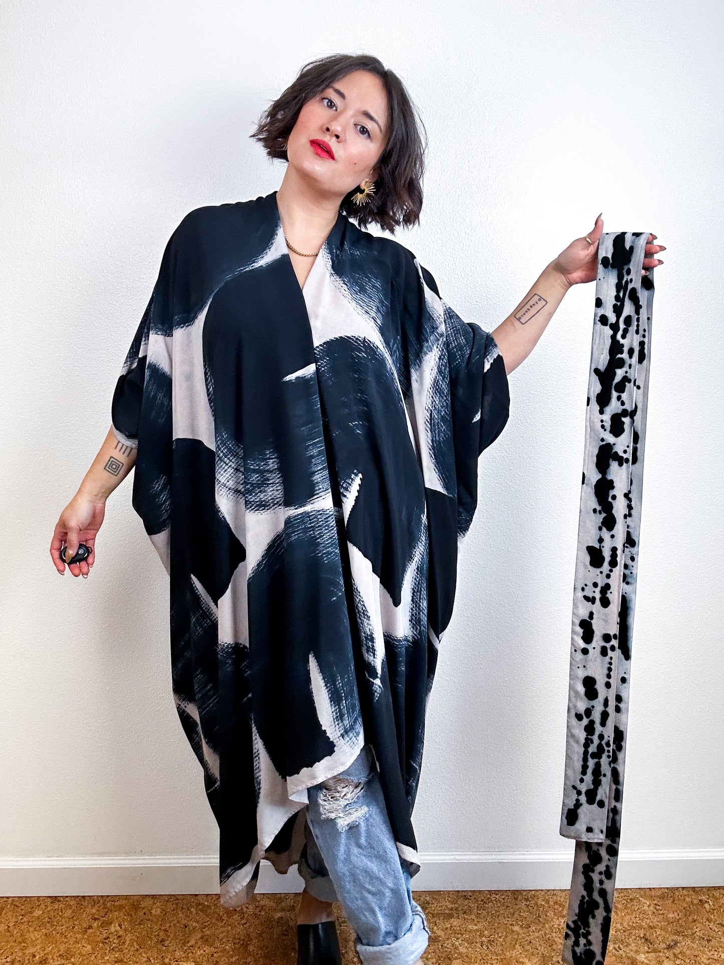 Hand-Dyed High Low Kimono Shell Black Brushstroke