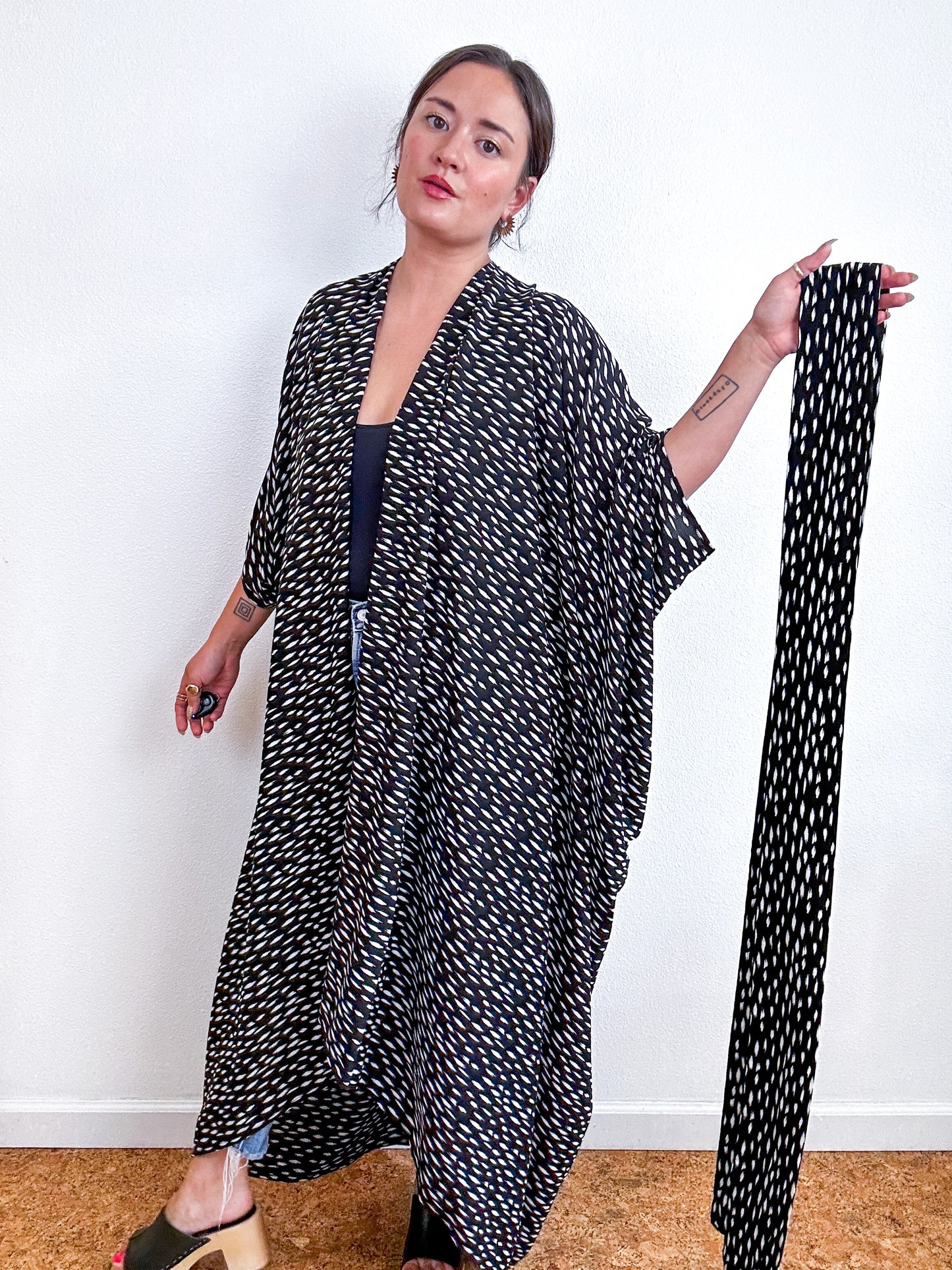 Print High Low Kimono Black White Dash Challis