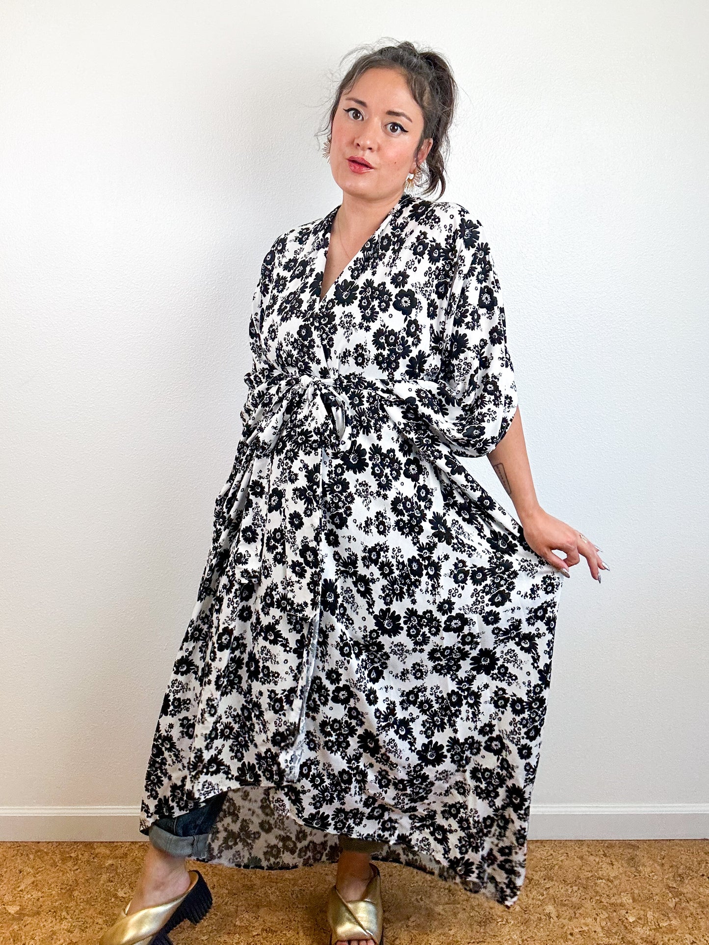 Print High Low Kimono White Black Daisy Challis