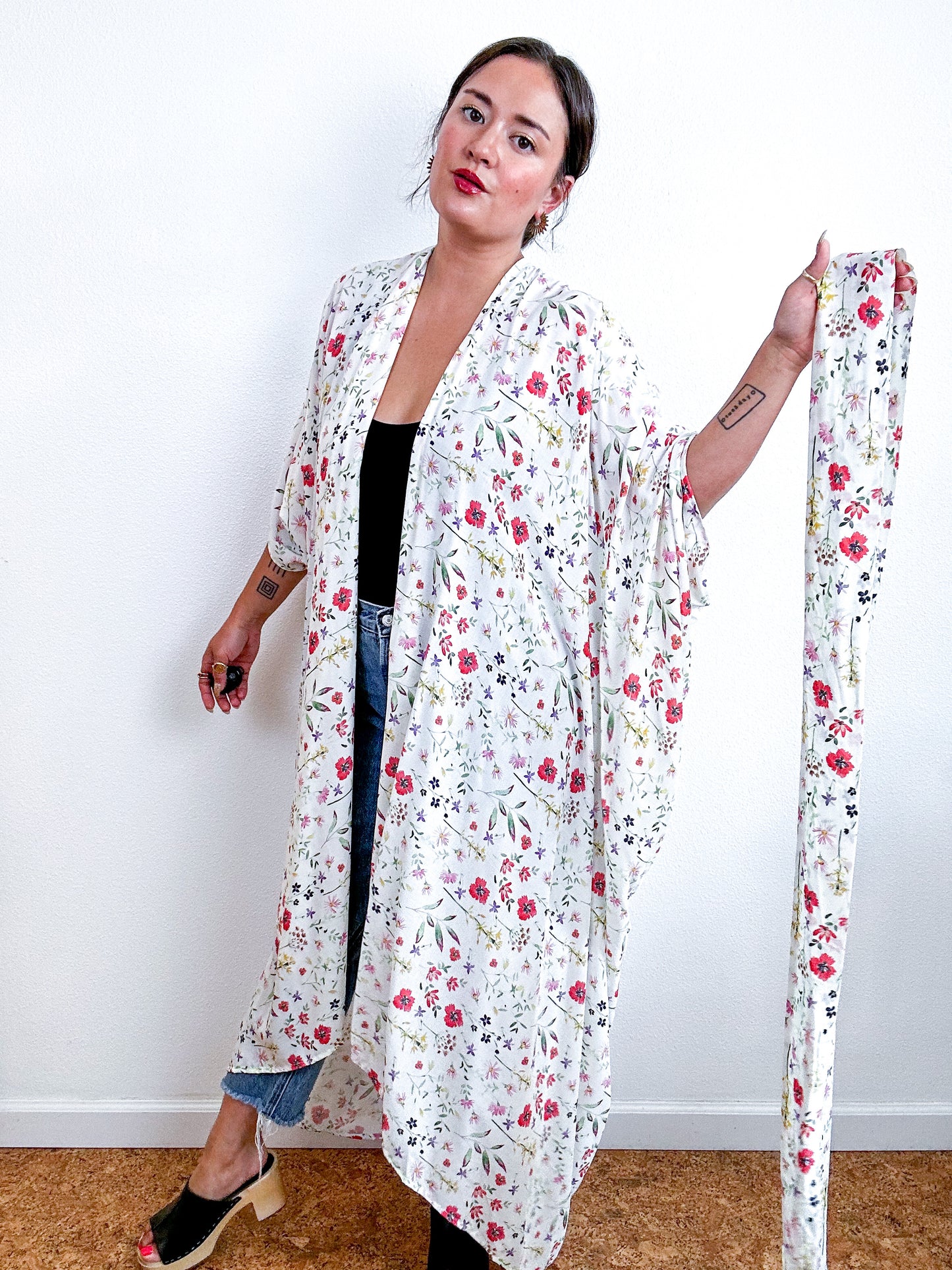 Print High Low Kimono White Wildflowers Challis