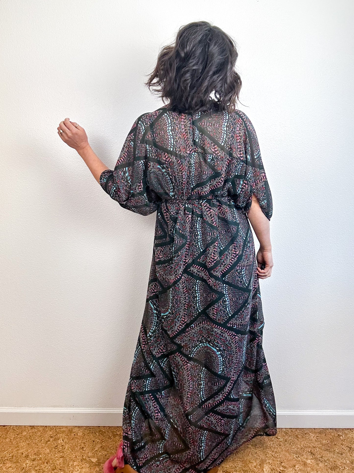 Print High Low Kimono Black Magenta Geo Chiffon