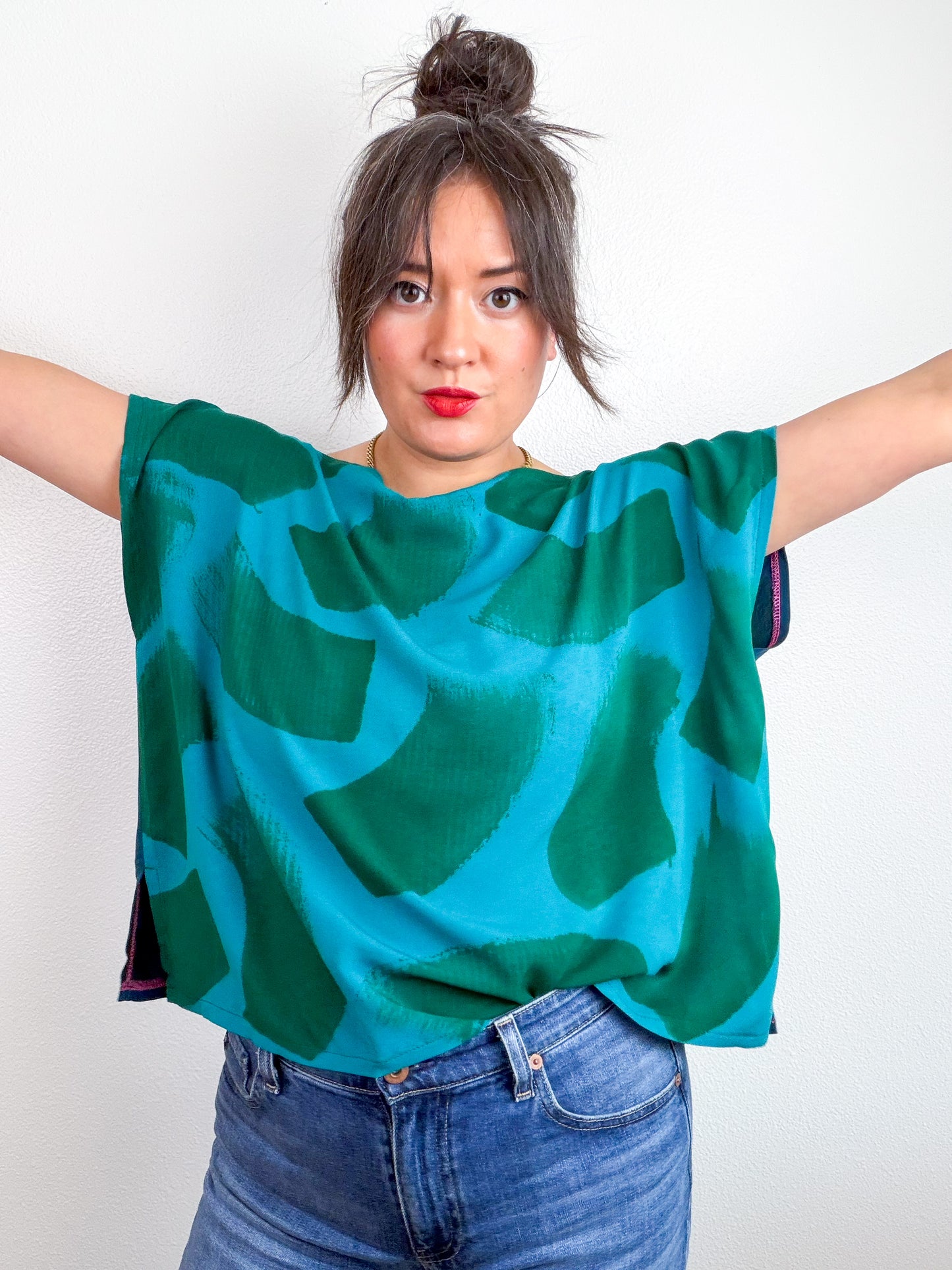 Hand-Dyed Bamboo Flip Crop Teal Turquoise Brushstrokes