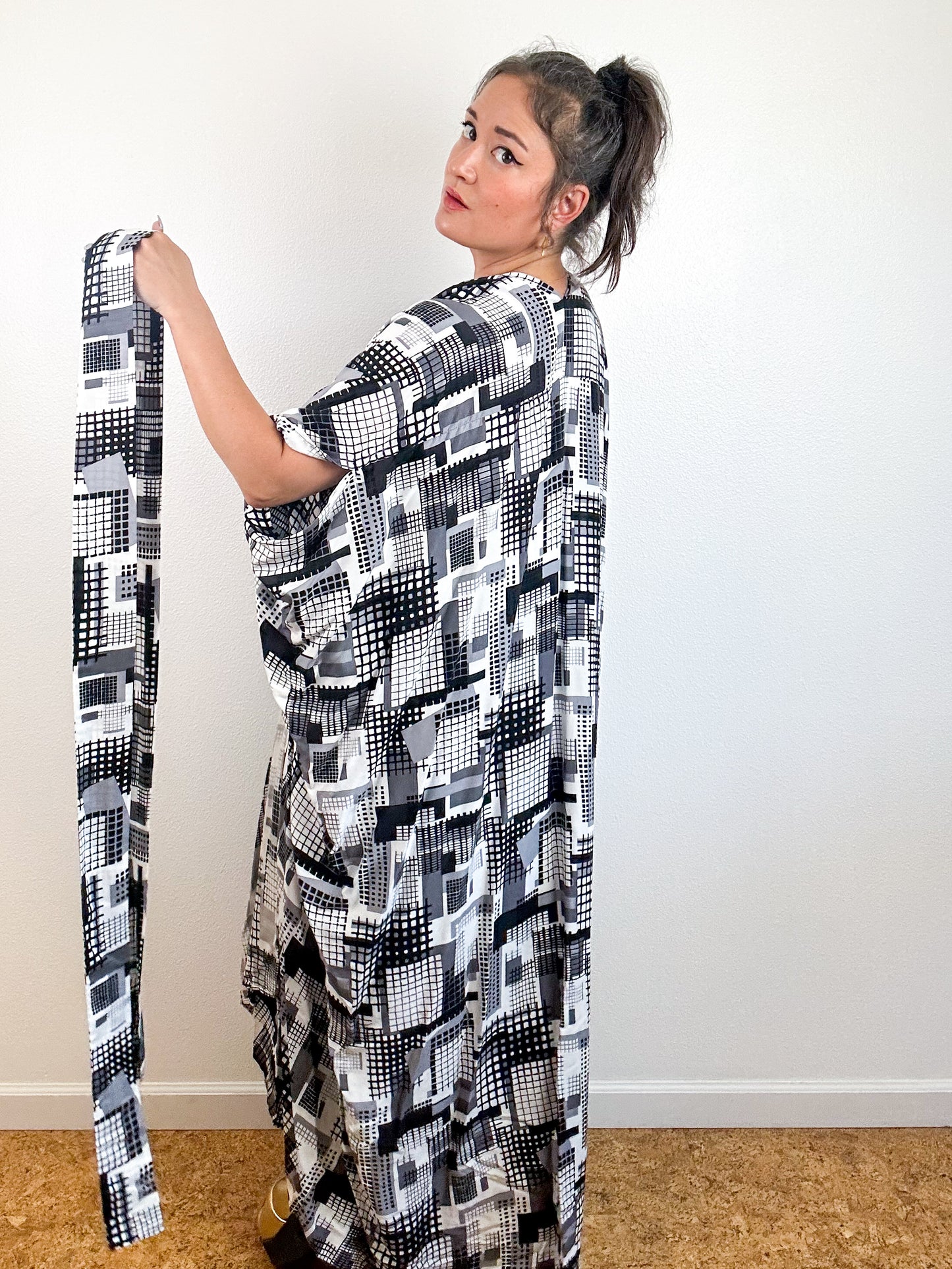 Print High Low Kimono Black Grey Grid Challis