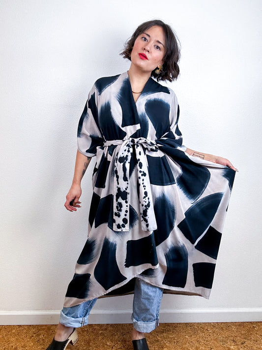 Hand-Dyed High Low Kimono Shell Black Brush