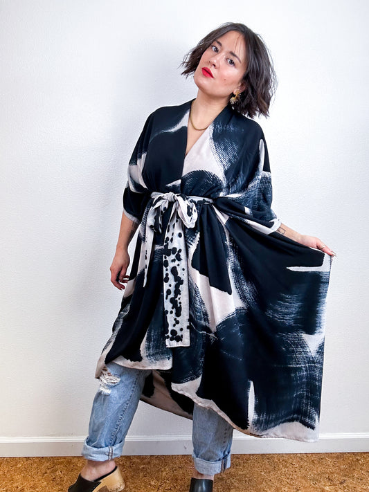 Hand-Dyed High Low Kimono Shell Black Brushstroke