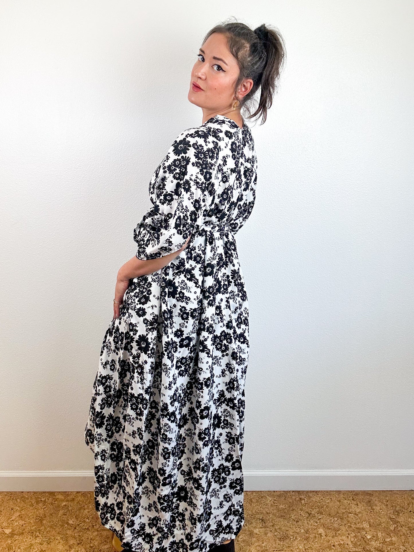 Print High Low Kimono White Black Daisy Challis