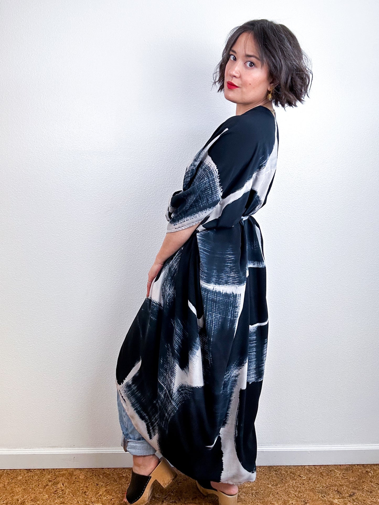 Hand-Dyed High Low Kimono Shell Black Brushstroke