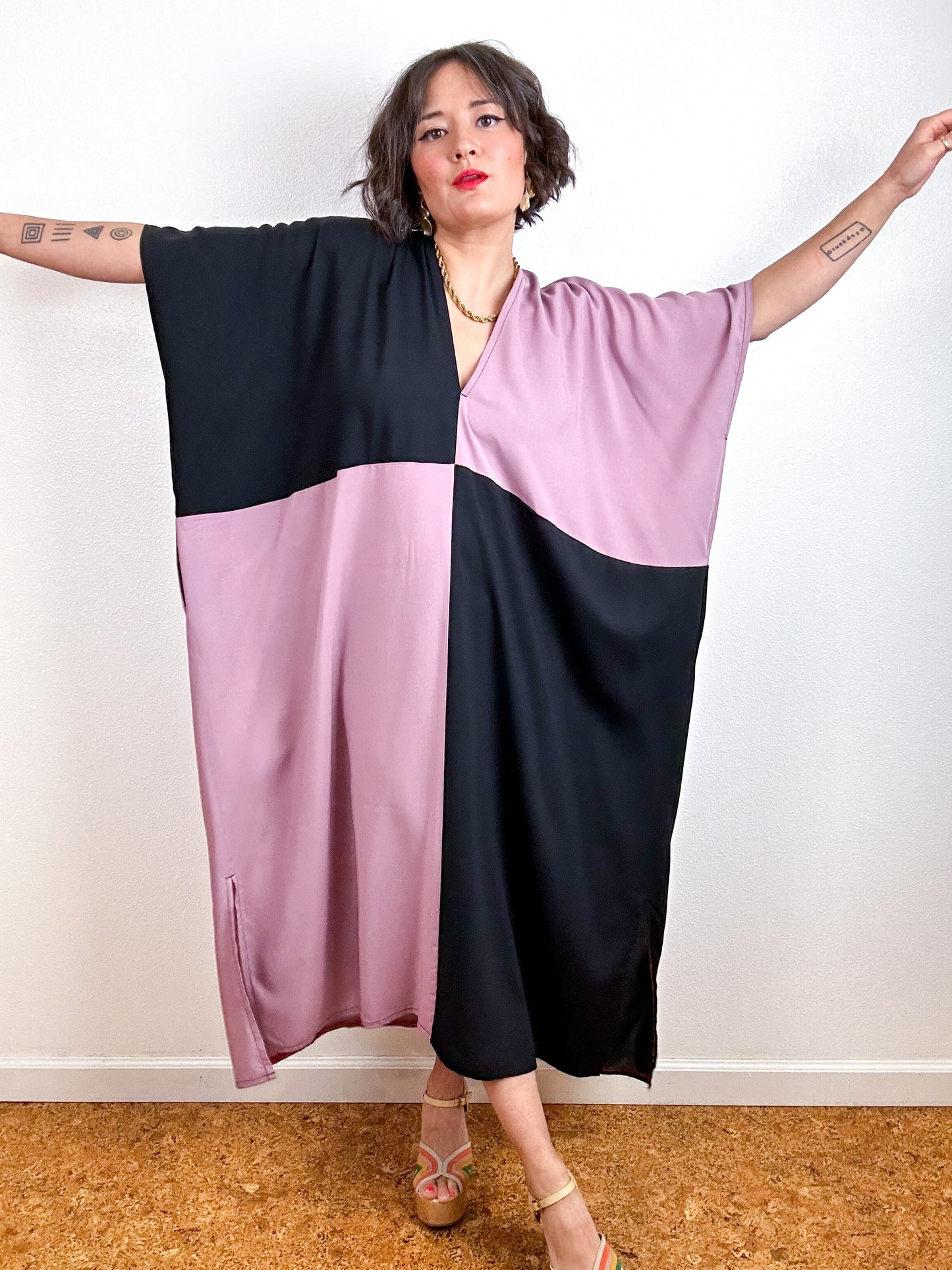 Color Block Midi Caftan Dress Mauve Black