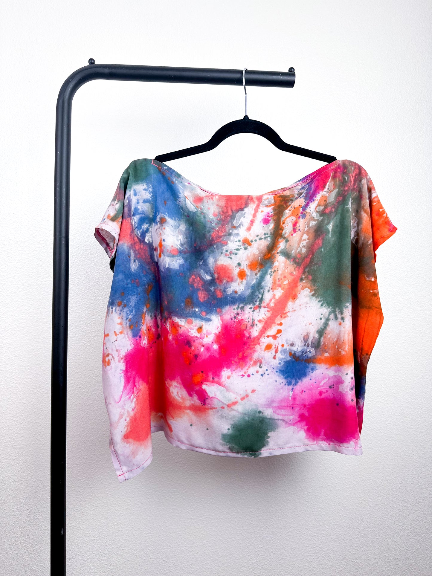 Hand-Dyed Bamboo Crop Watercolor León
