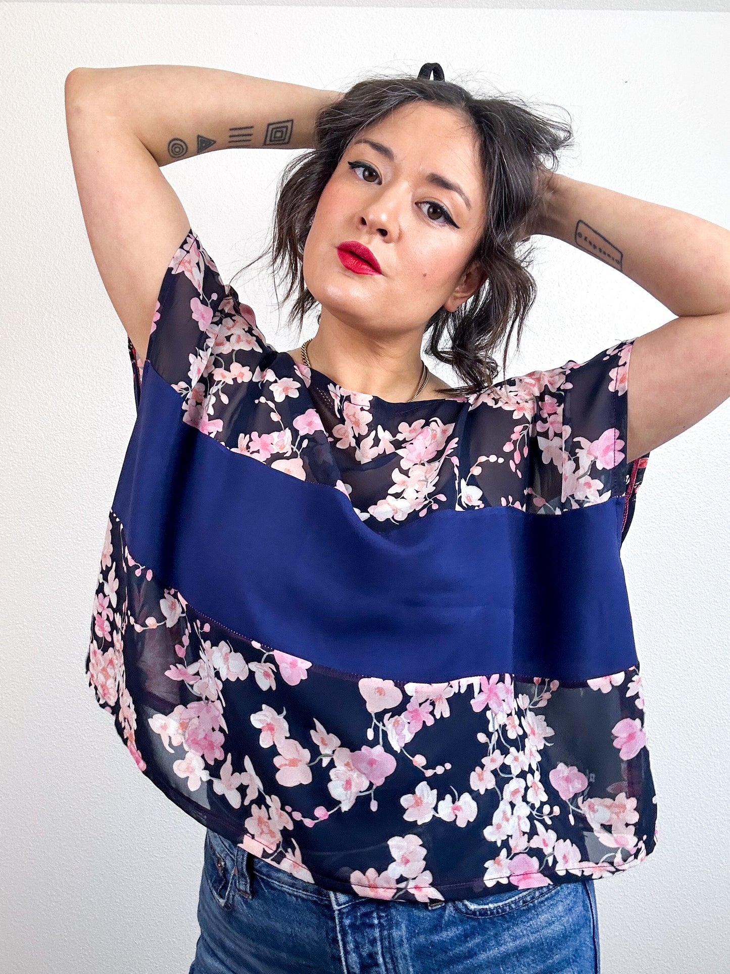 Scrappy Crop Navy Blossoms