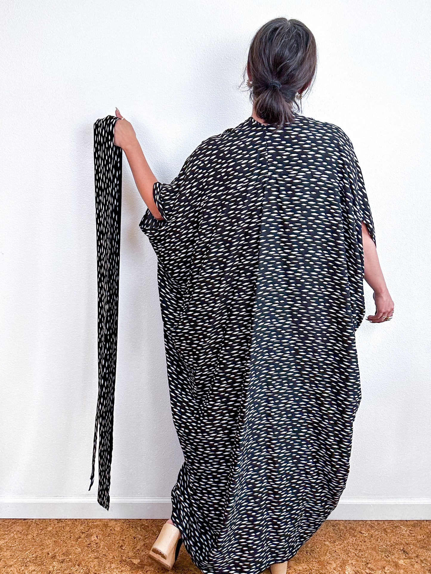 Print High Low Kimono Black White Dash Challis