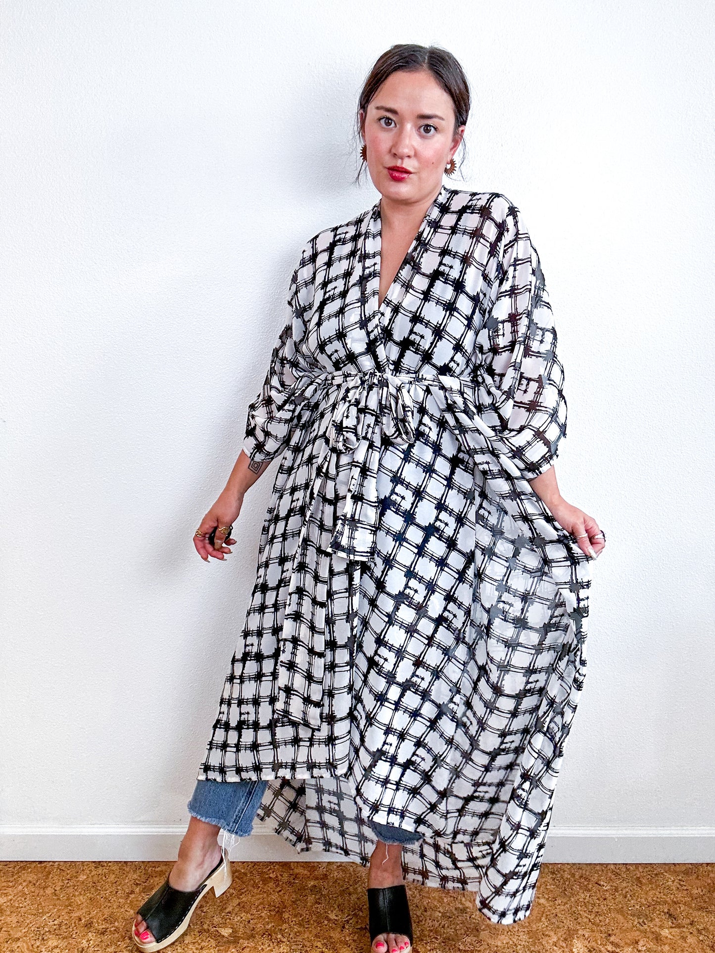Print High Low Kimono White Black Grid Sketch Chiffon