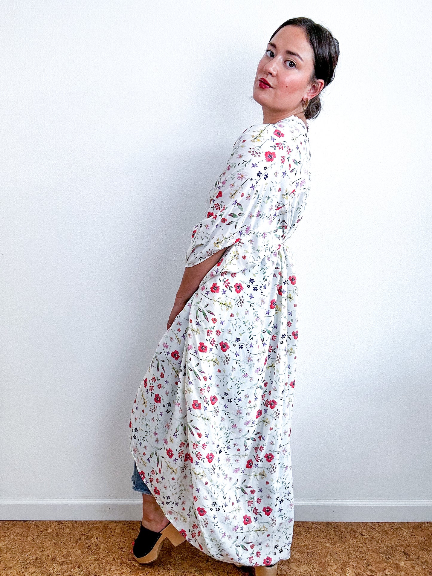 Print High Low Kimono White Wildflowers Challis