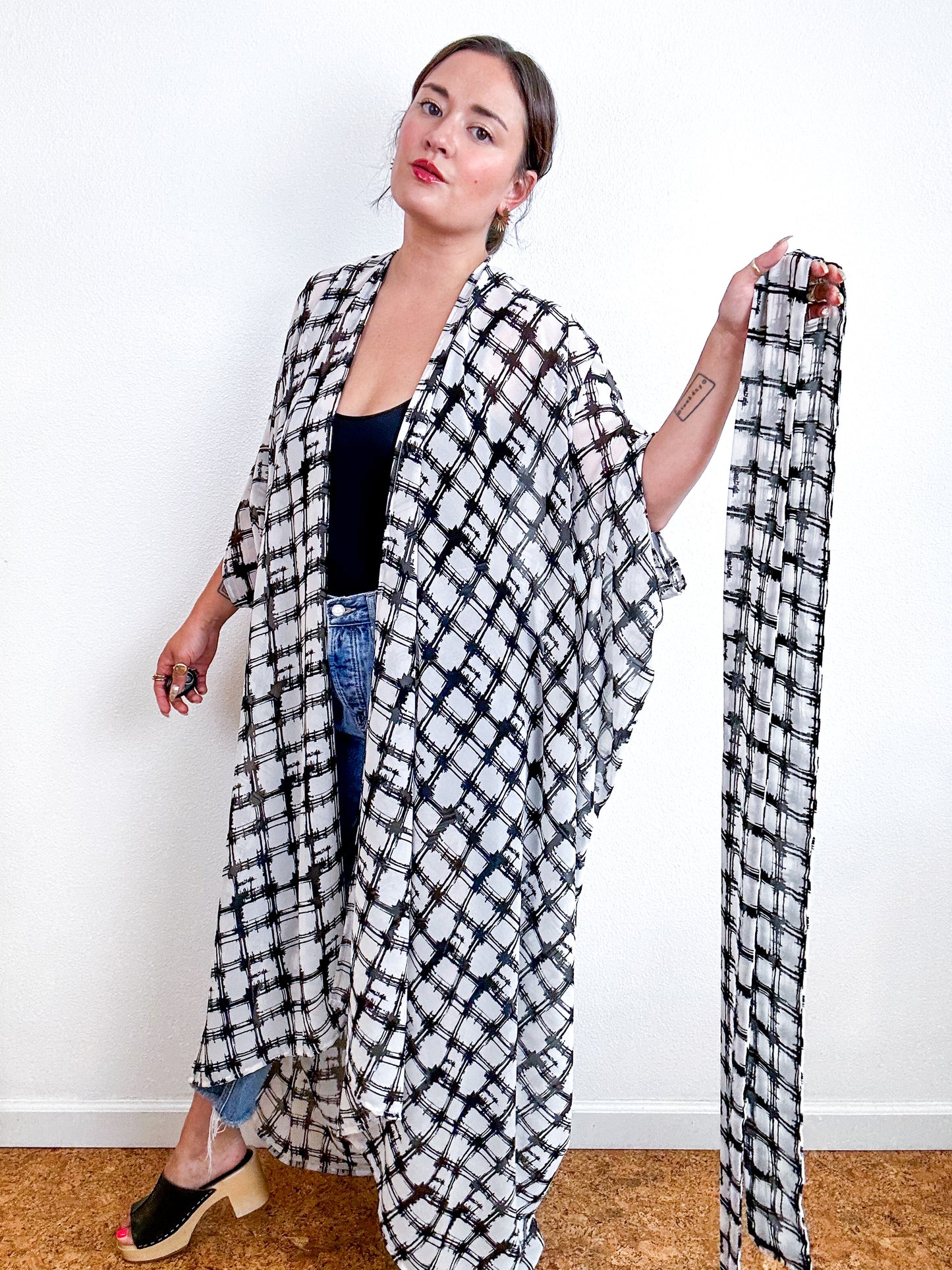 Print High Low Kimono White Black Grid Sketch Chiffon