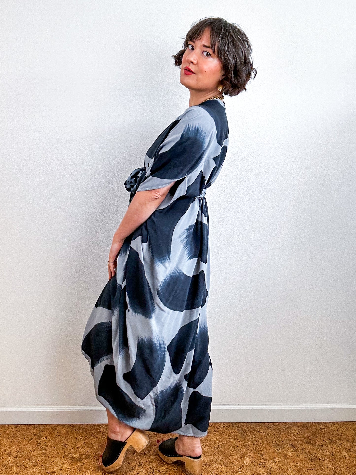 Hand-Dyed High Low Kimono Gray Black Brush