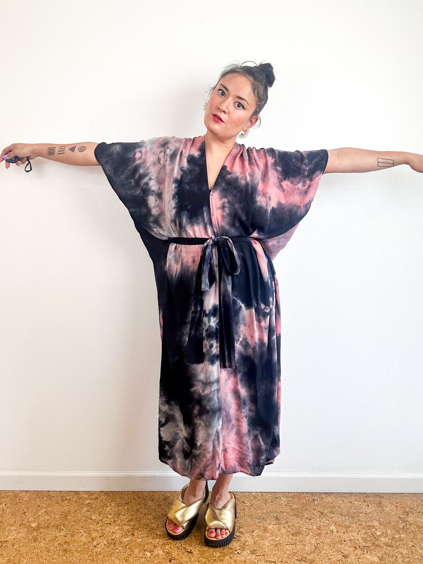 Hand-Dyed Bamboo Tie Caftan Coral Blacl Watercolor