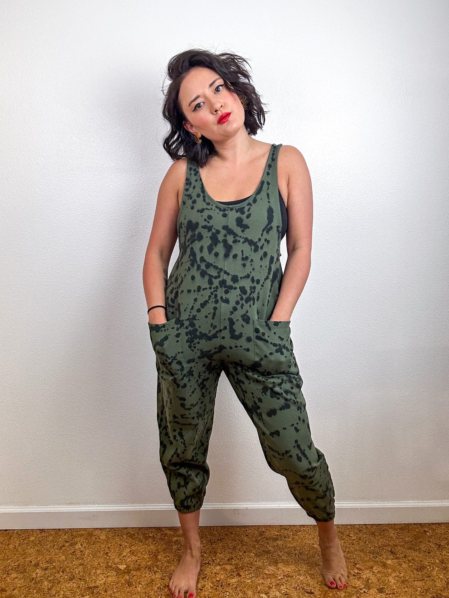 Hand-Dyed Jumper Olive Black Speckle