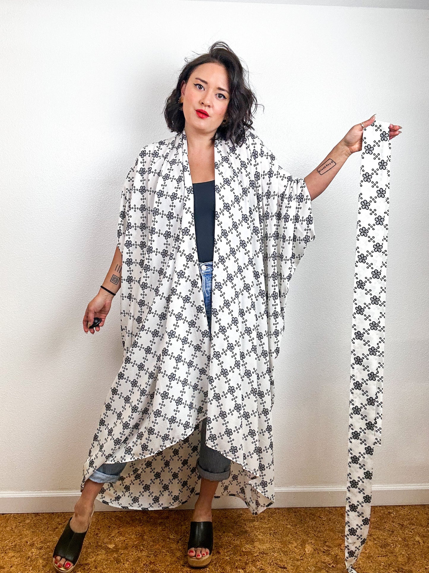 Print High Low Kimono Ivory Grey Eyelet Challis