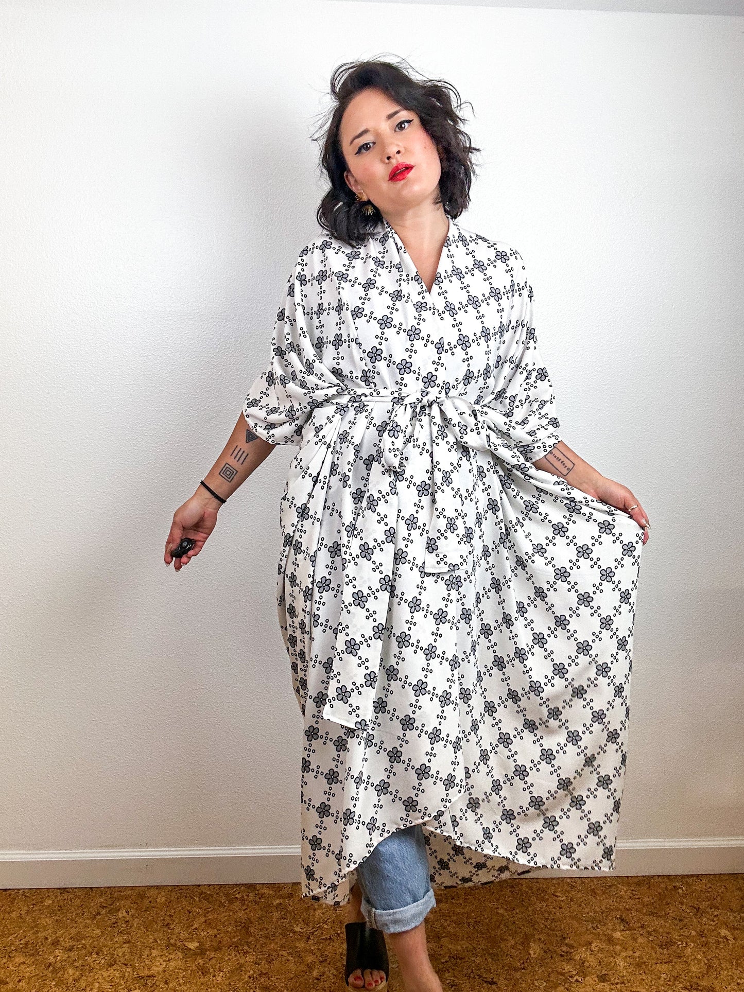 Print High Low Kimono Ivory Grey Eyelet Challis