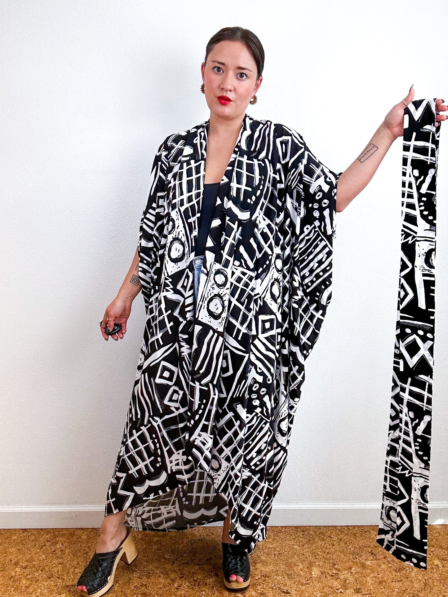 Print High Low Kimono Black White Sketches Challis