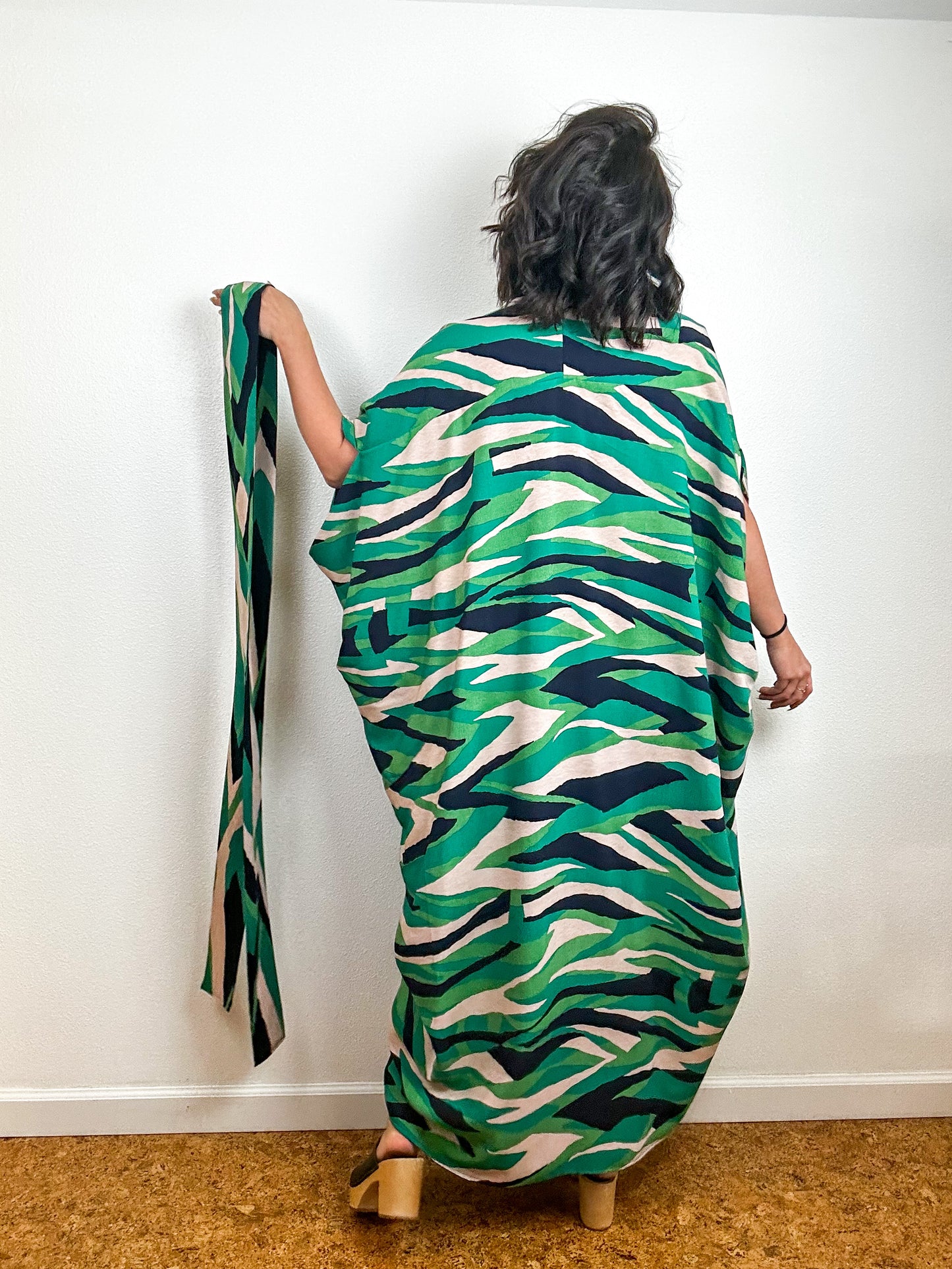 Print High Low Kimono Green Waves Challis