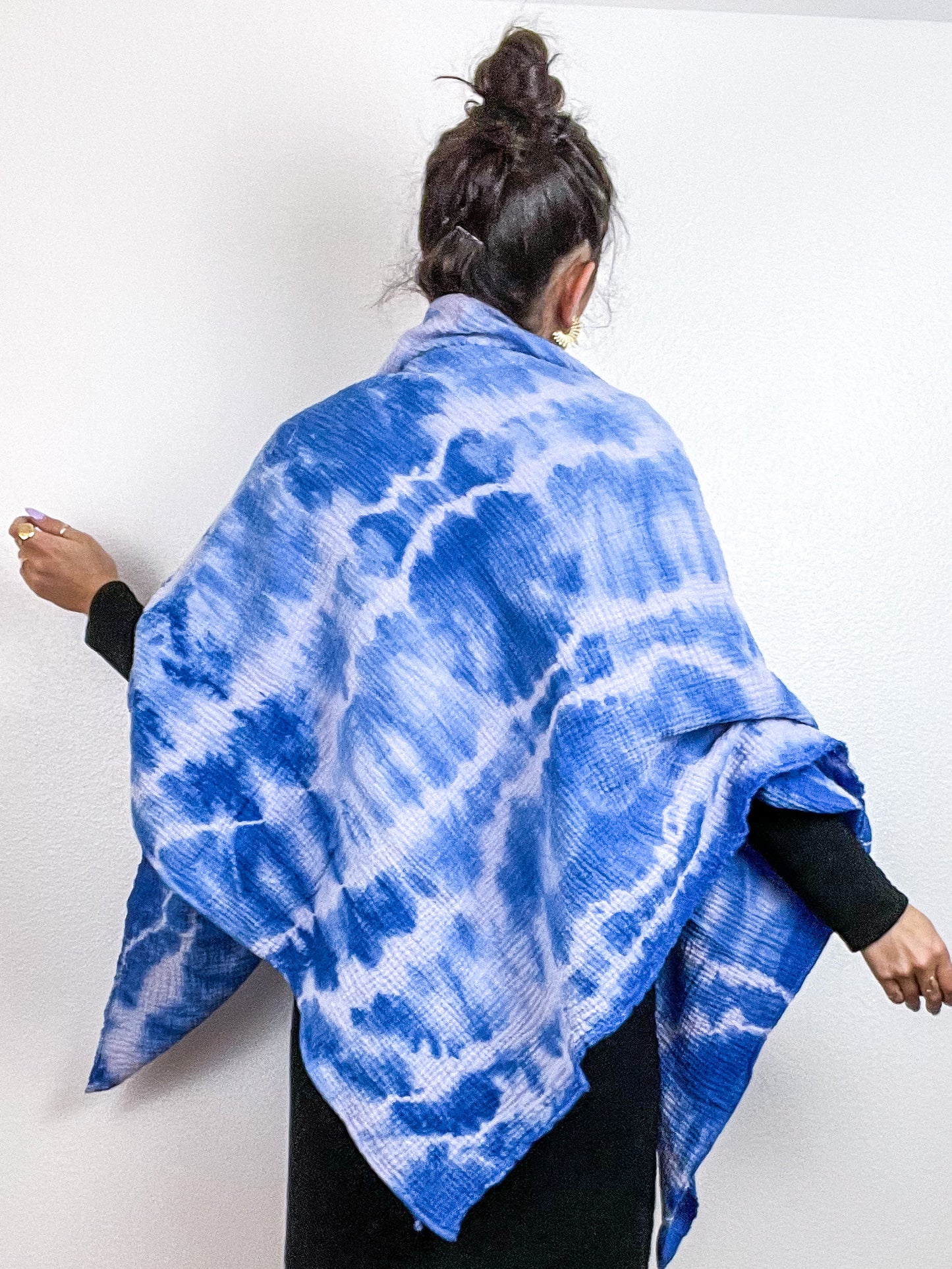Hand-Dyed Cotton Blanket Scarf Lilac Sky Lines