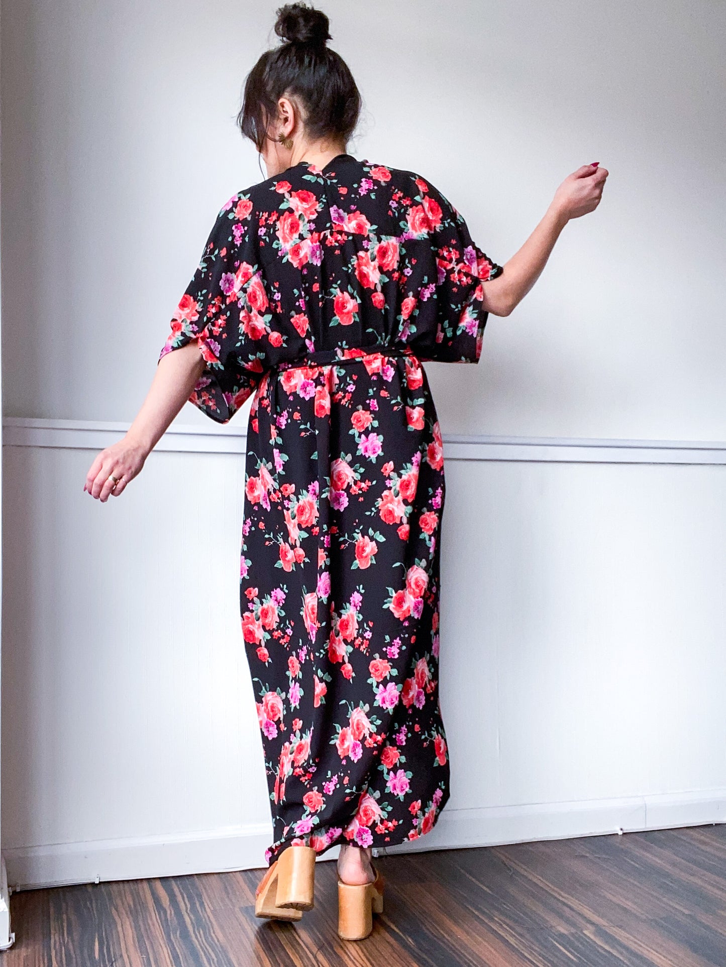 Print High Low Kimono Black Red Pink Roses
