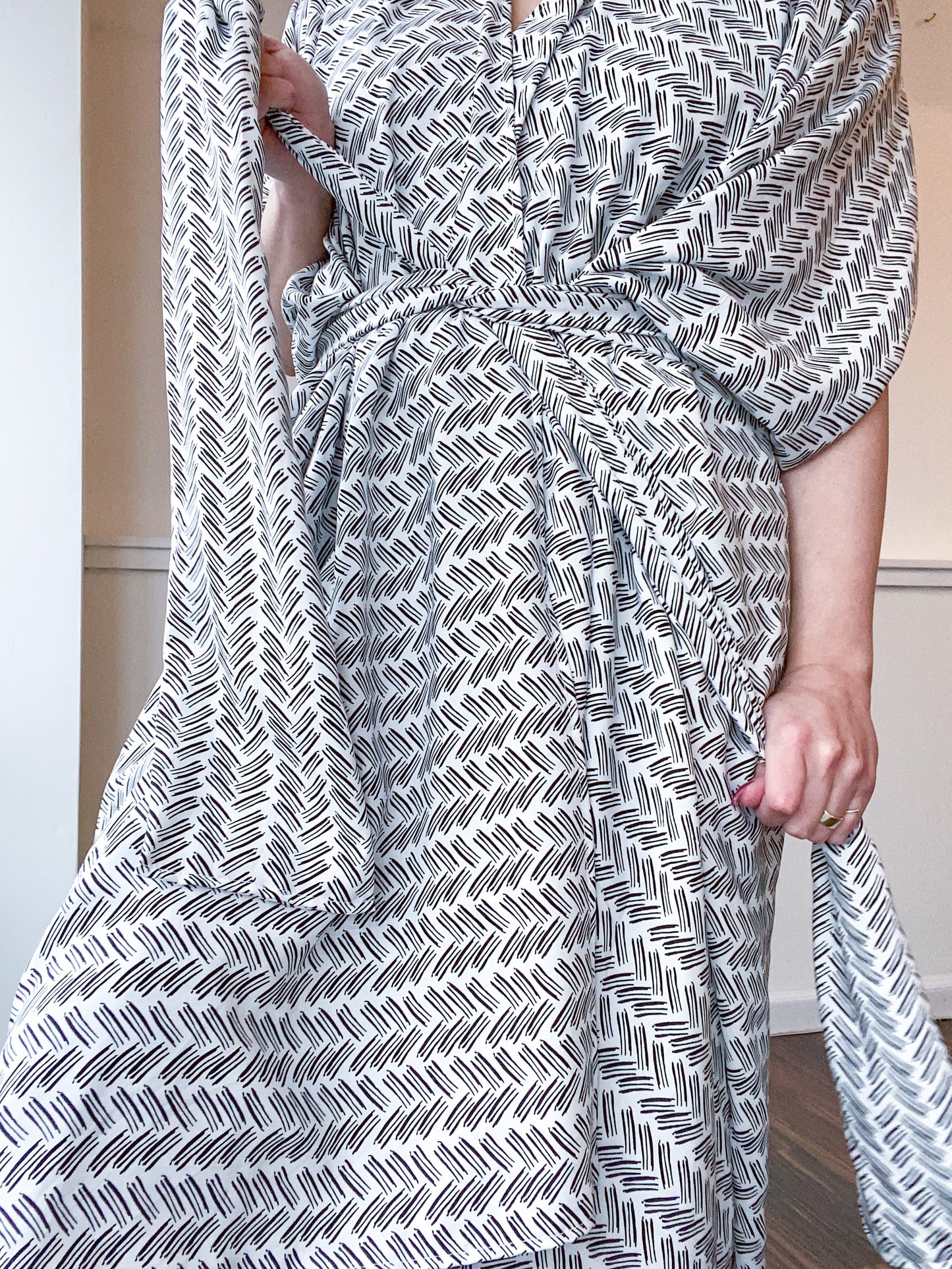Print High Low Kimono White Black Herringbone