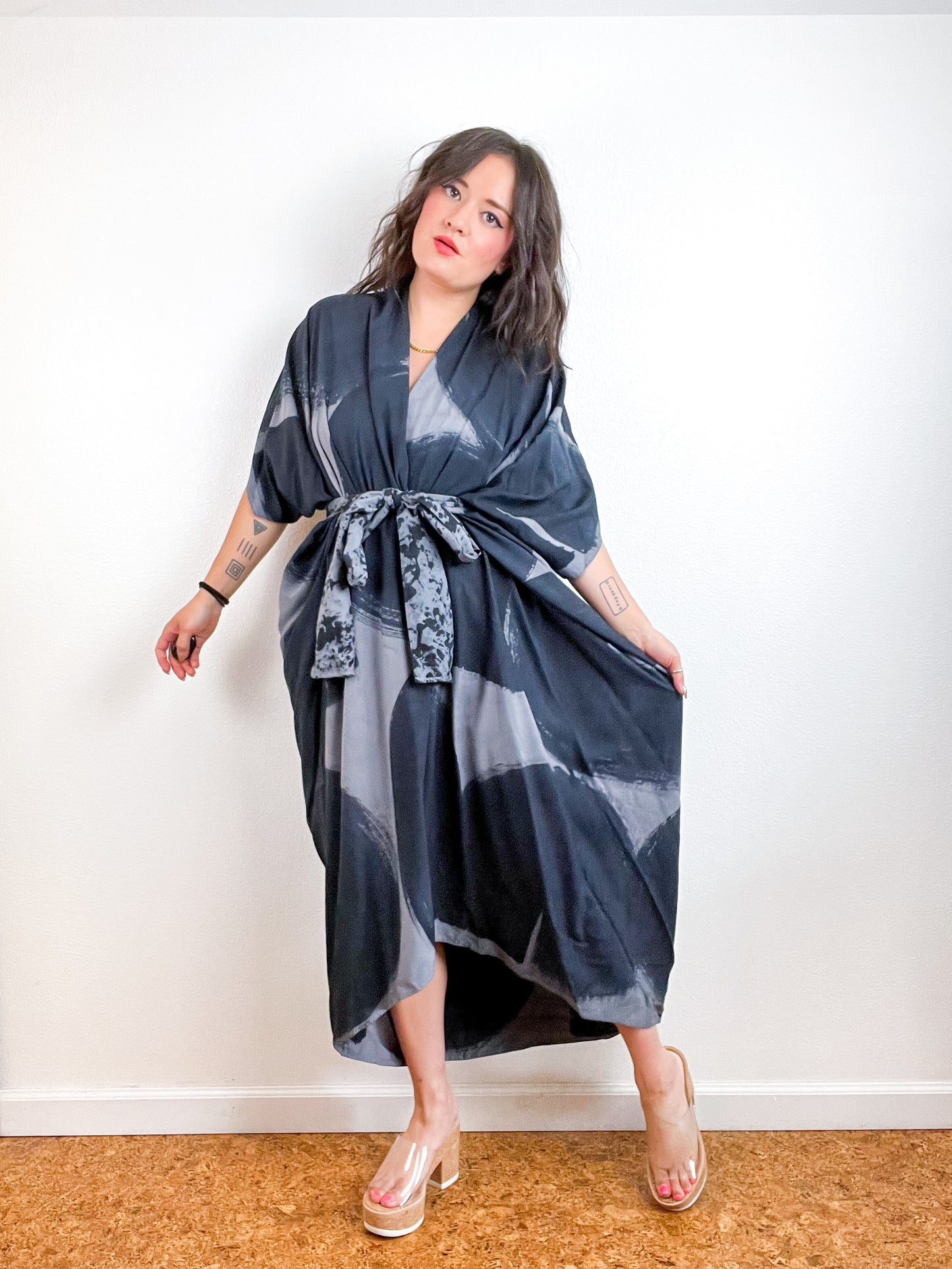 Hand-Dyed High Low Kimono Grey Black Brushstroke