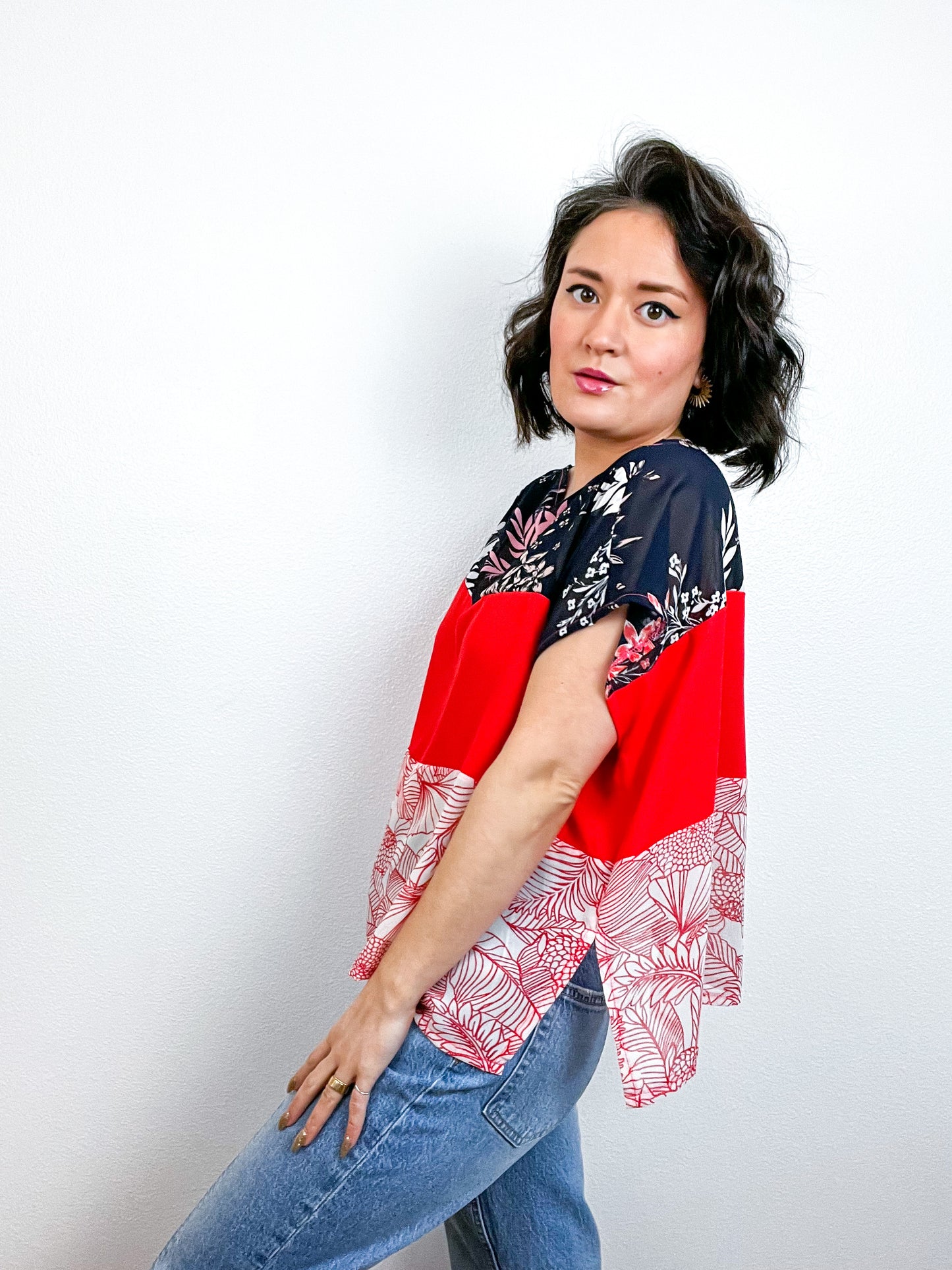 Scrappy Crop Navy Scarlet Floral