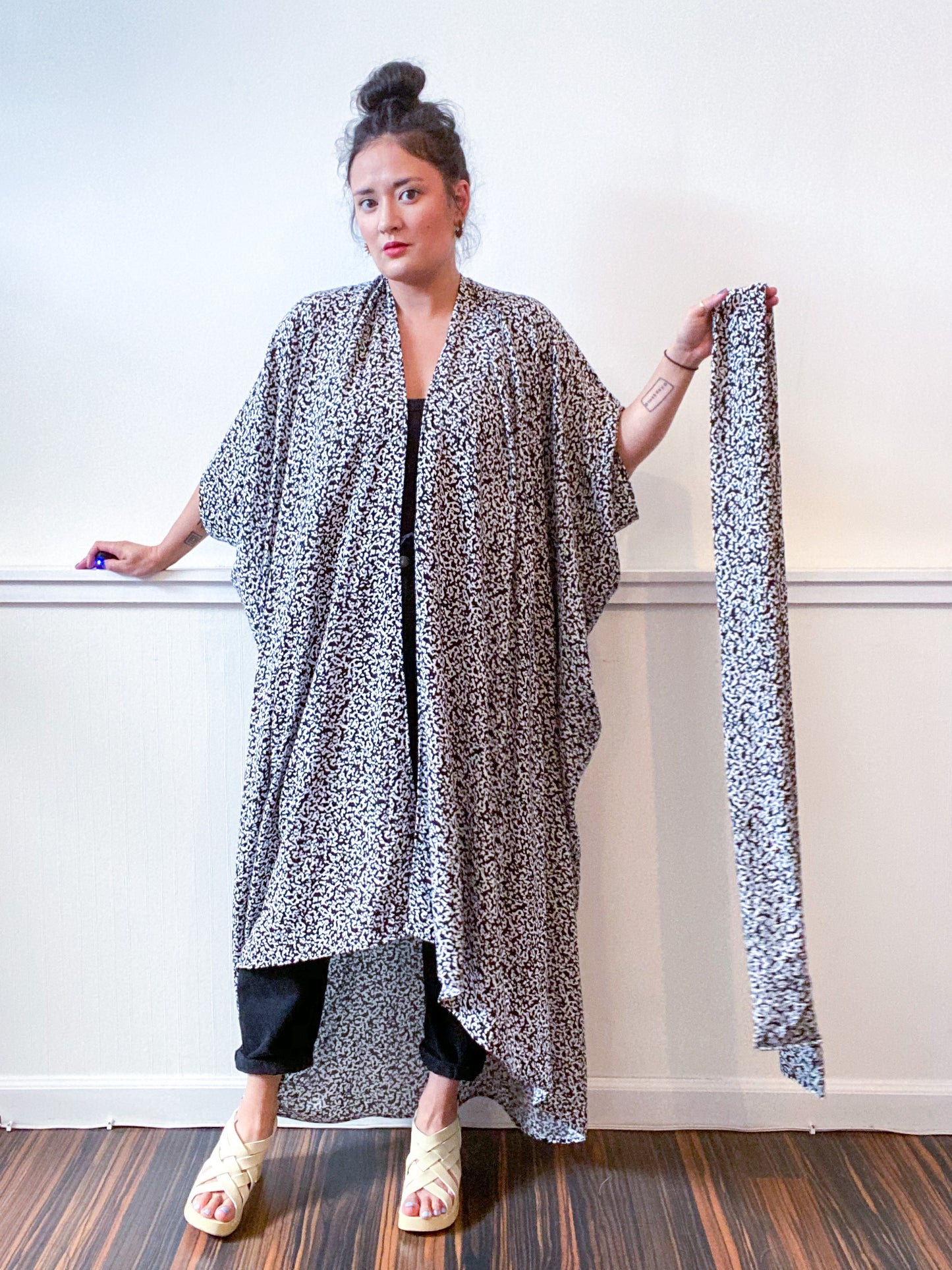 Print High Low Kimono Black Static Rayon Challis