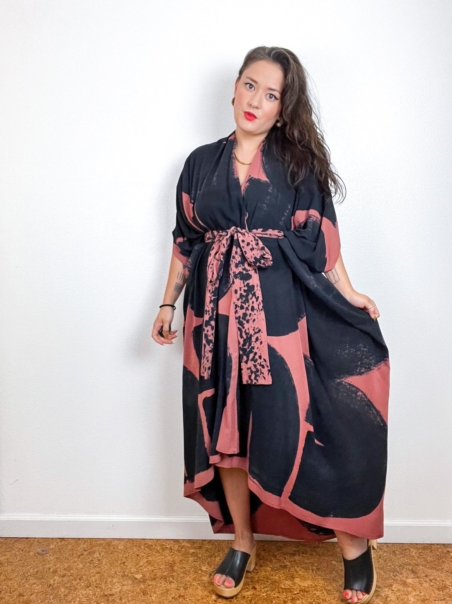 Hand-Dyed High Low Kimono Clay Black Brushstroke
