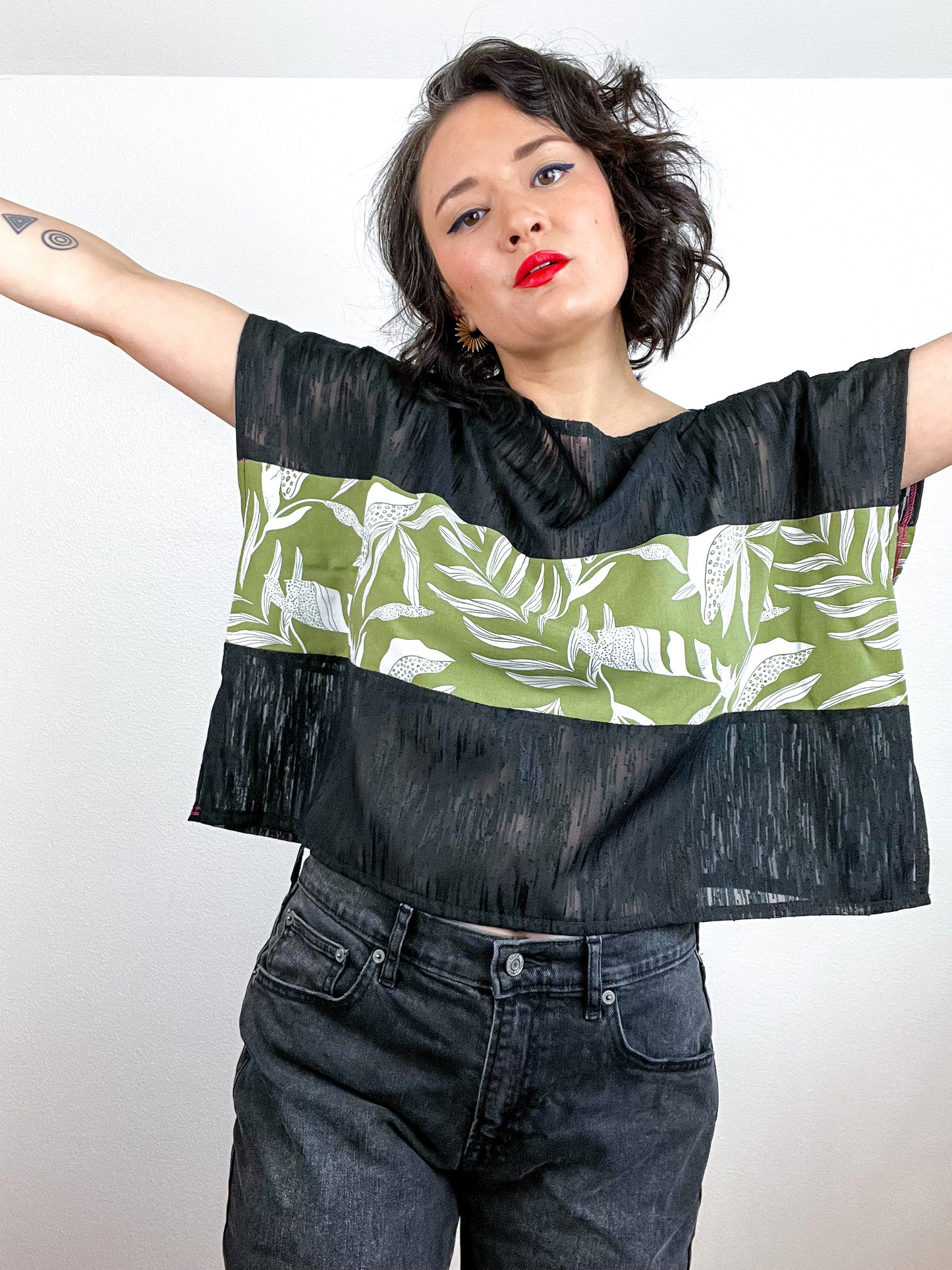 Scrappy Crop Black Green Leaves
