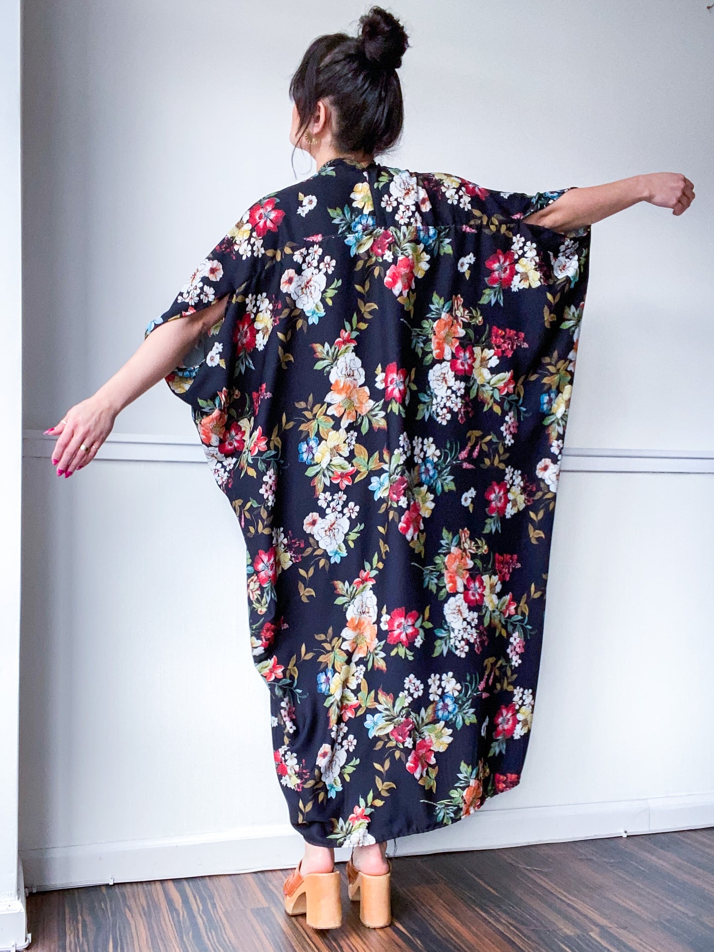 Print High Low Kimono Black Chrysanthemum Floral