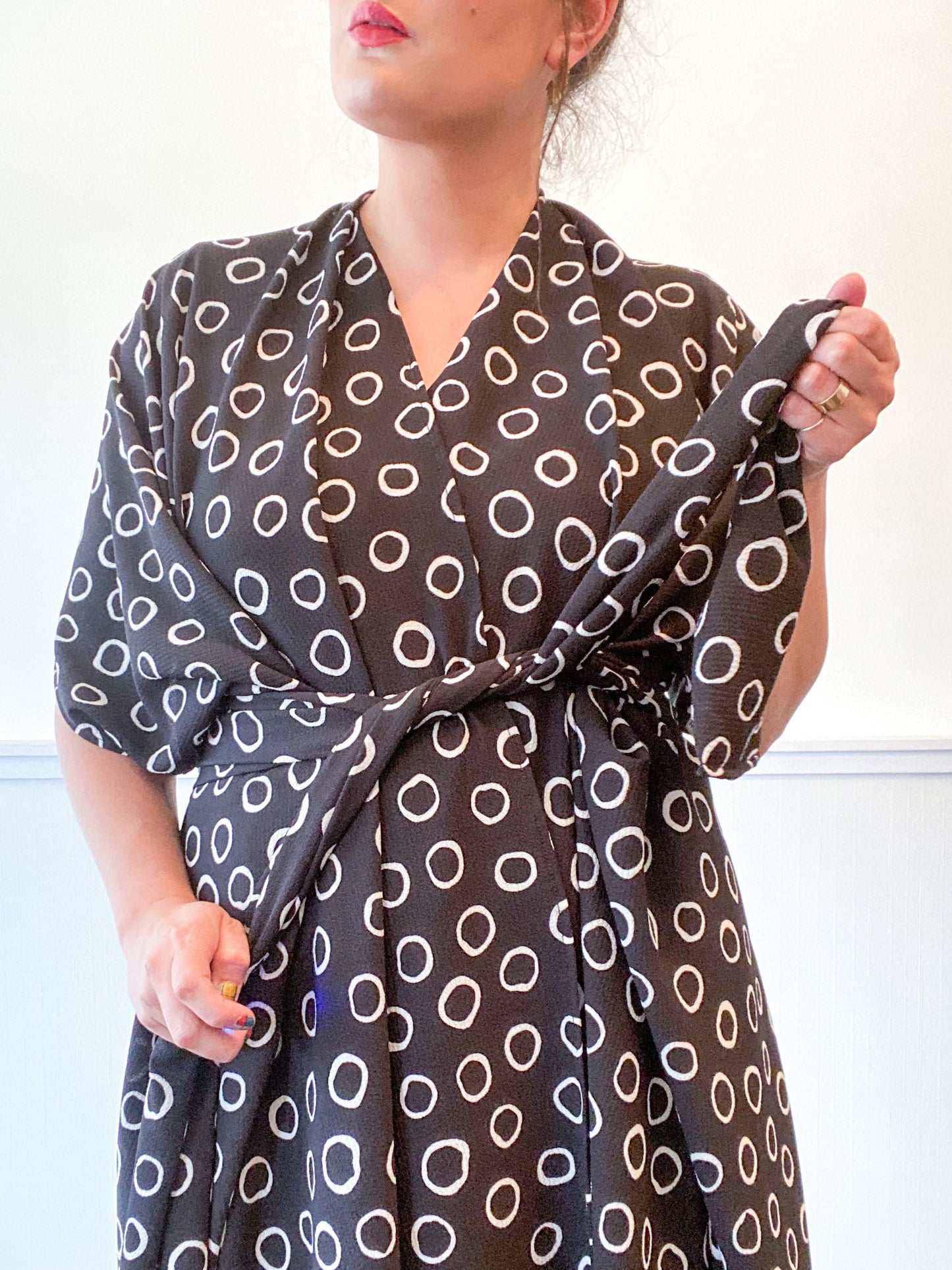 Print High Low Kimono Black White Circles Bubble Crepe